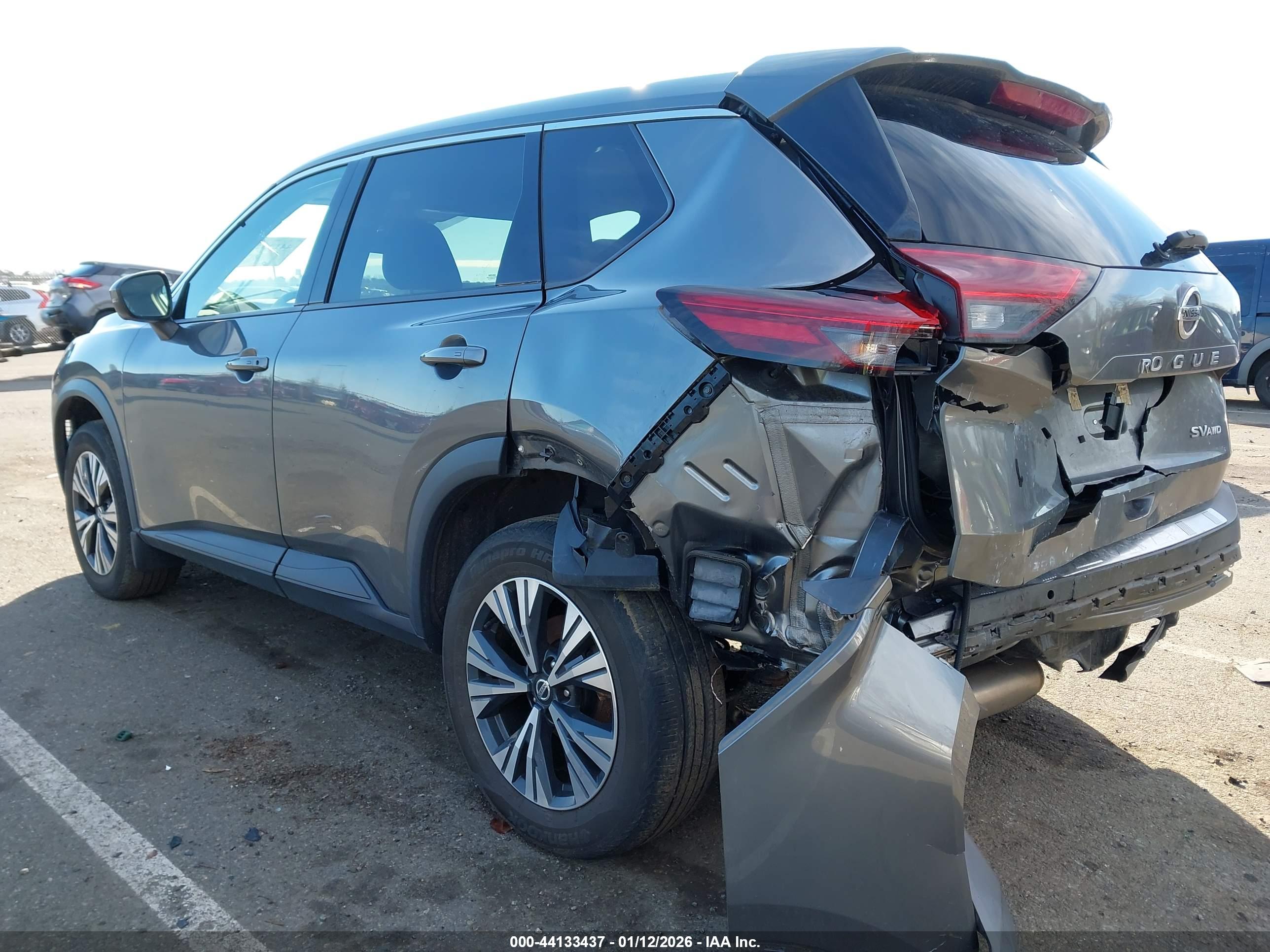 NISSAN ROGUE image 3