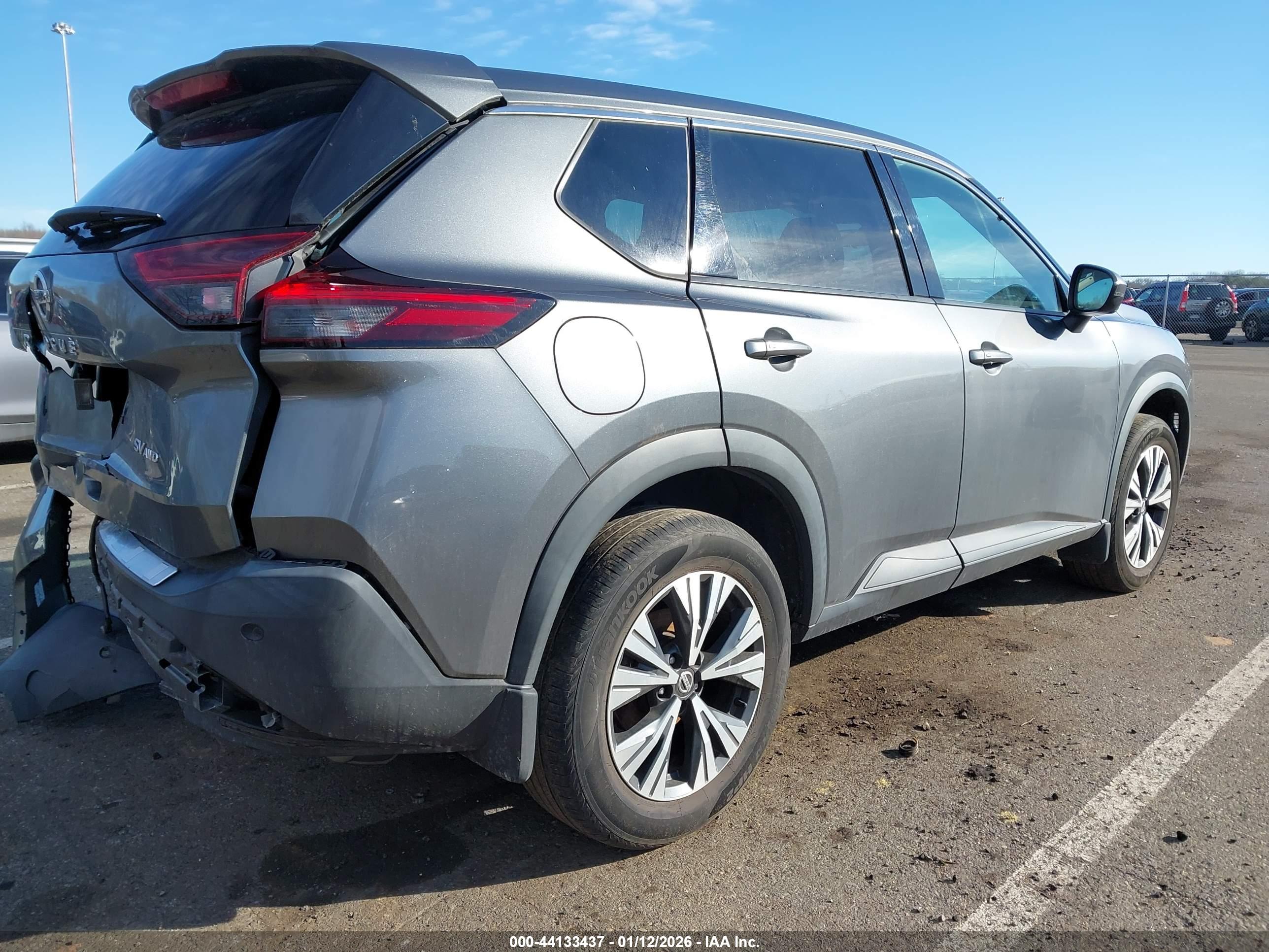 NISSAN ROGUE image 4