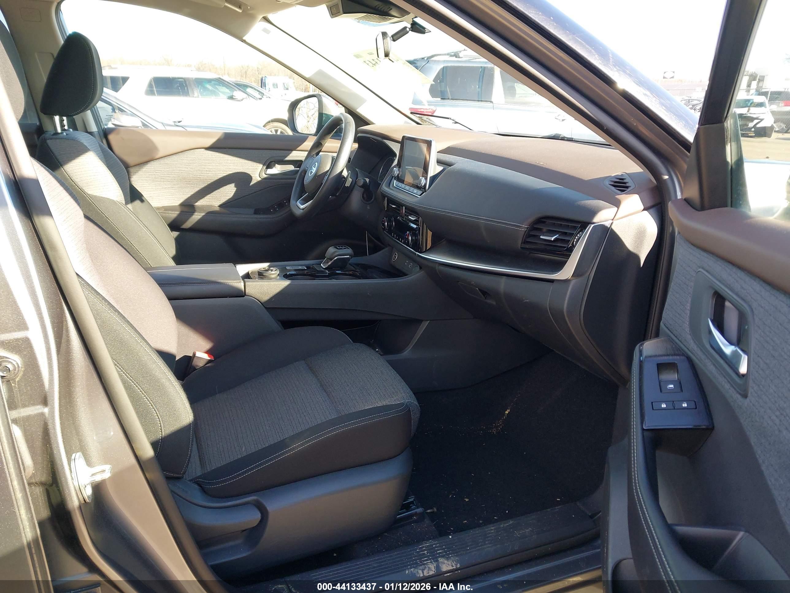 NISSAN ROGUE image 5