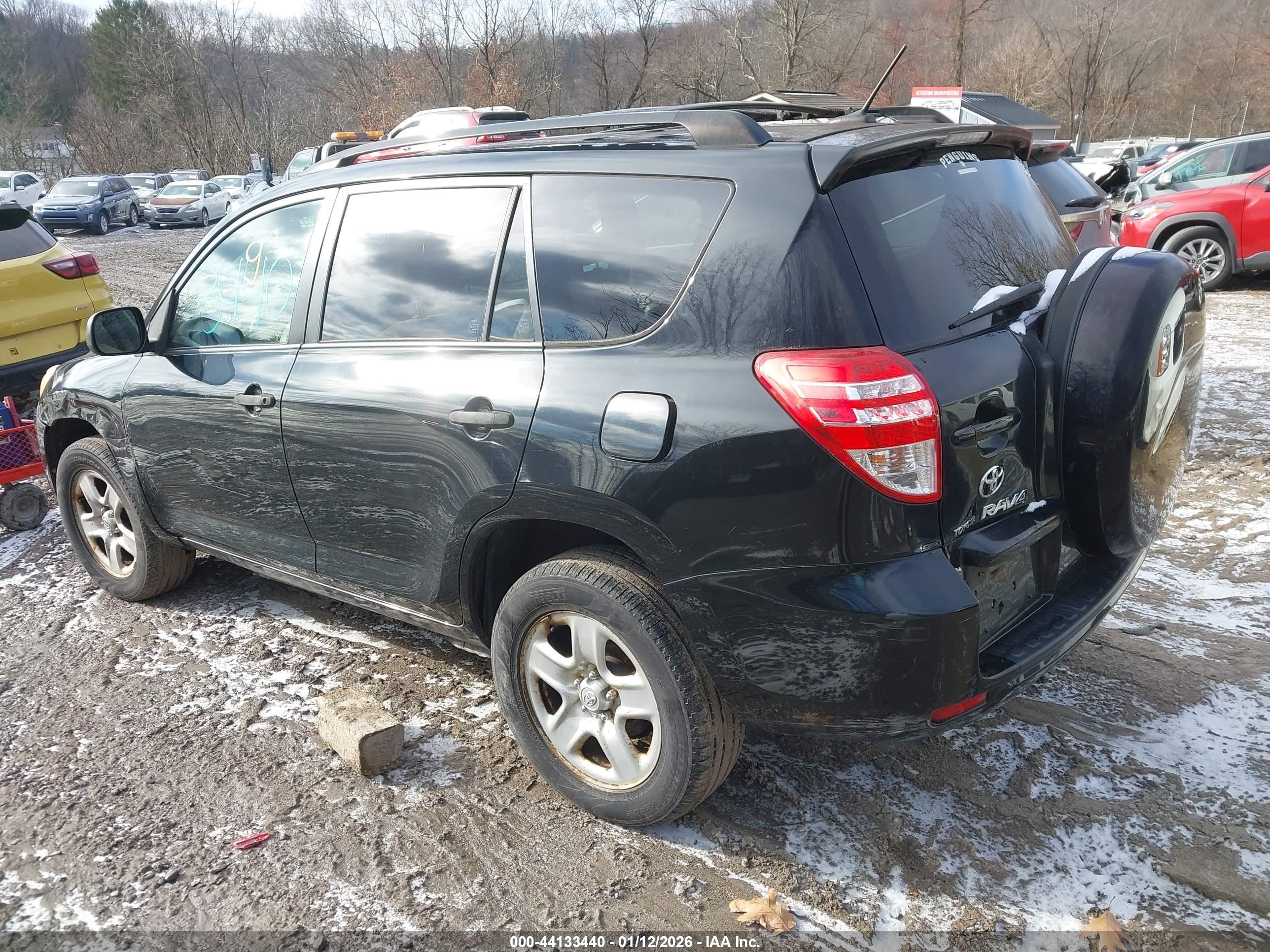 TOYOTA RAV4 image 3