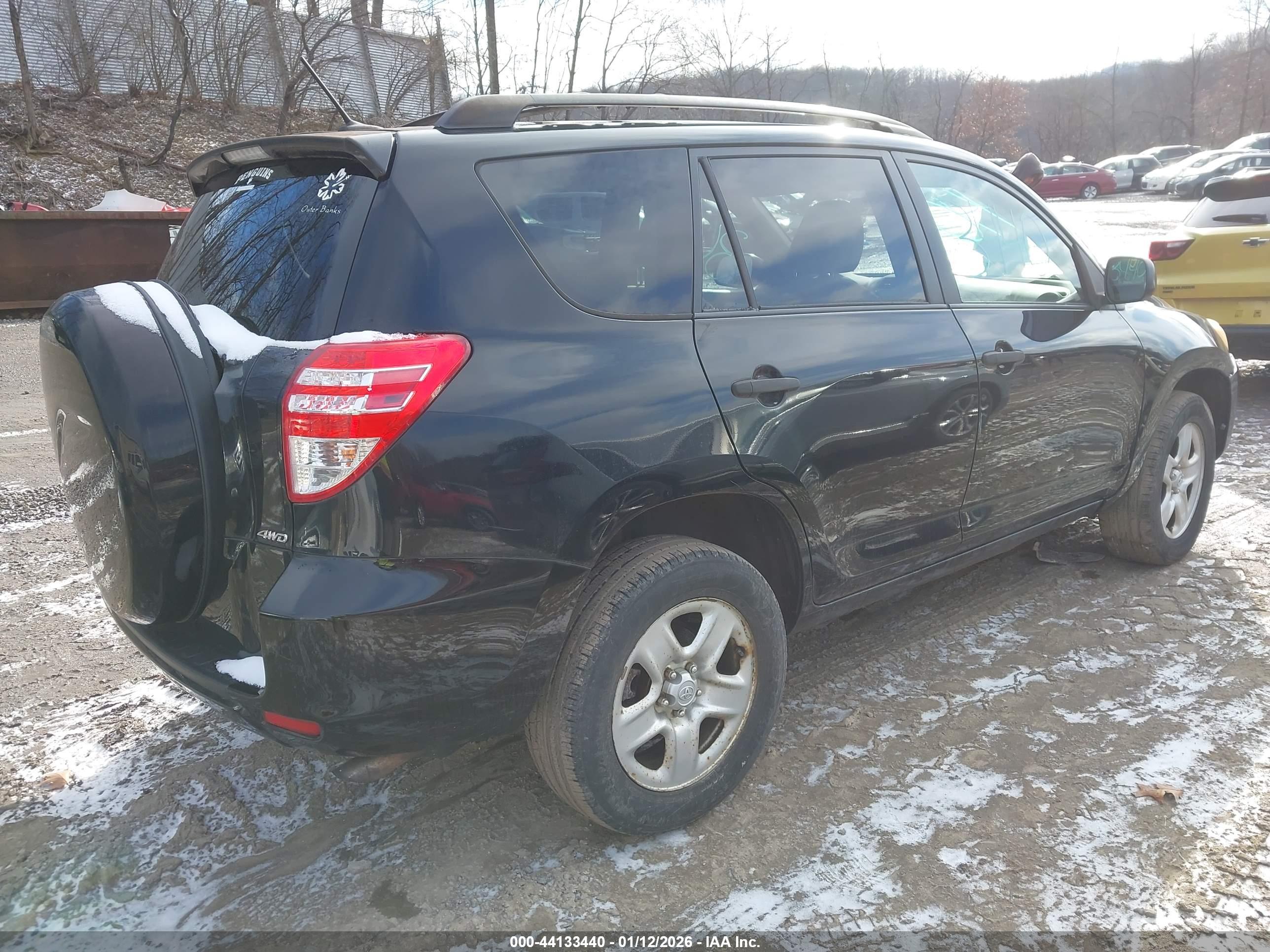 TOYOTA RAV4 image 4