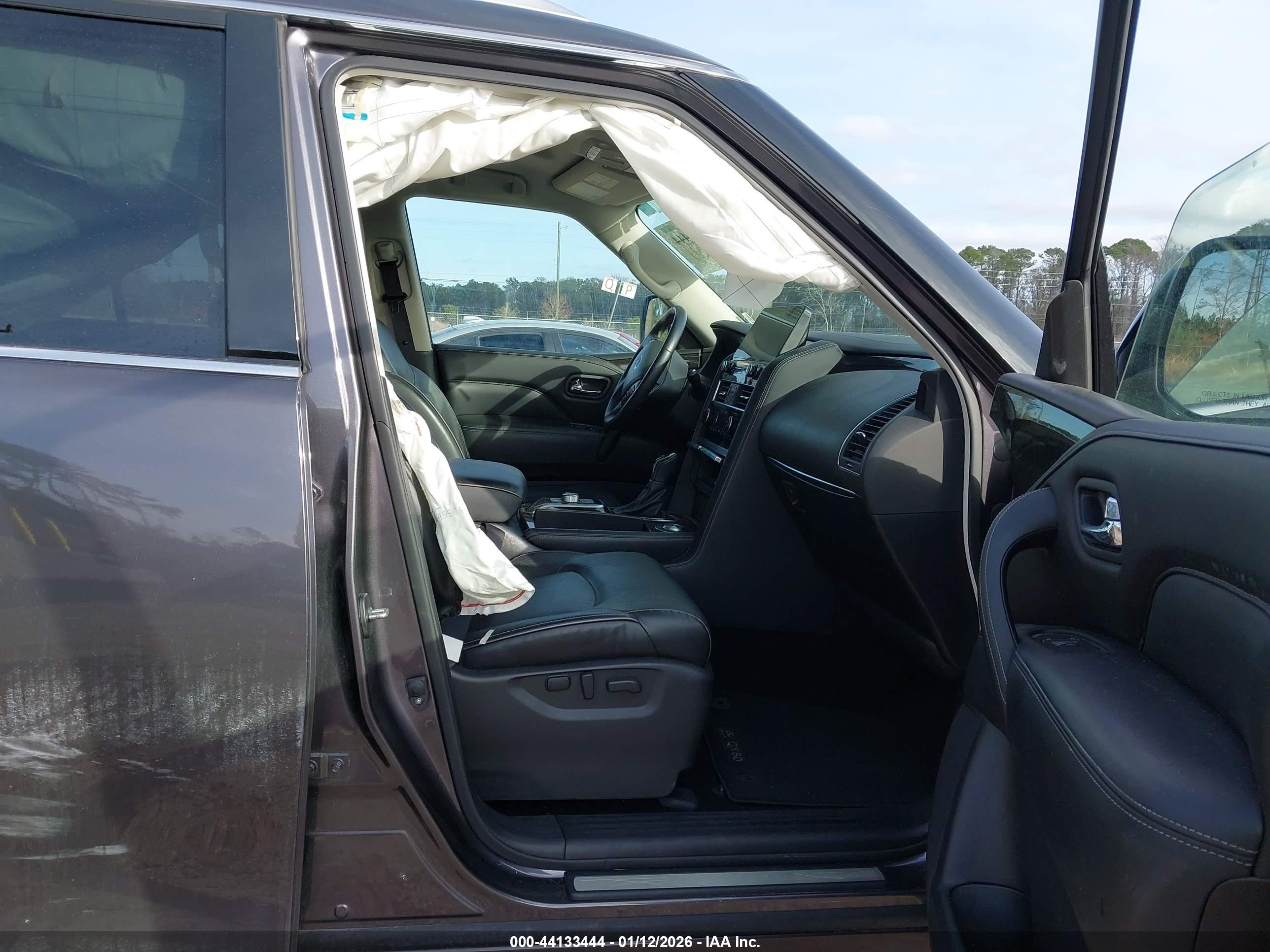 INFINITI QX80 image 5