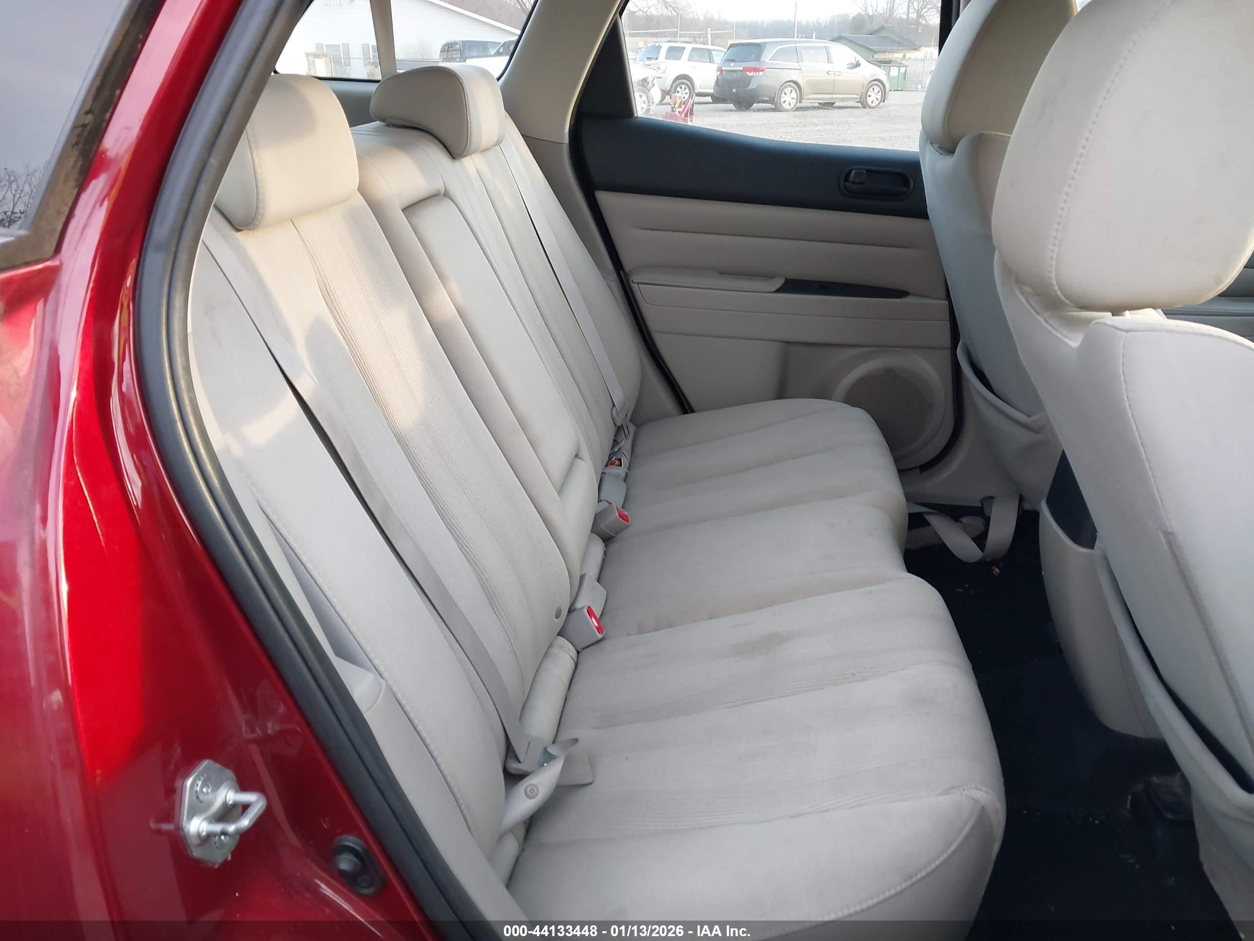 MAZDA CX-7 image 8