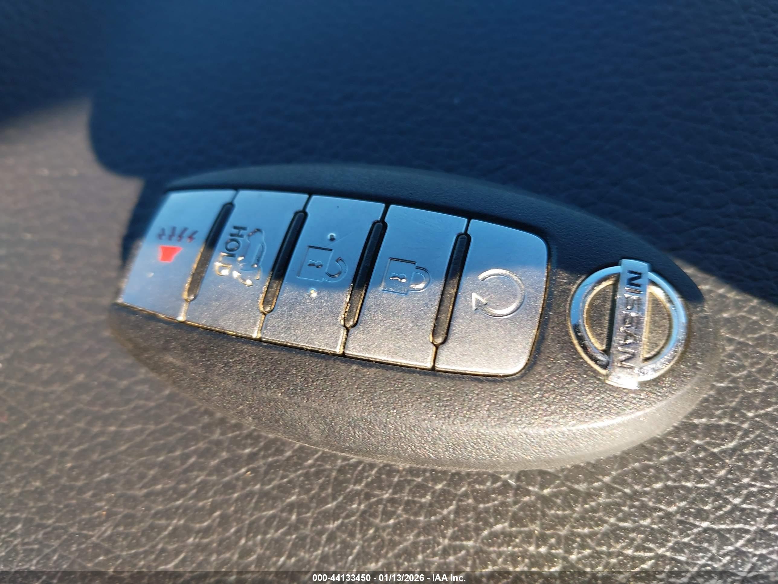 NISSAN ROGUE image 11