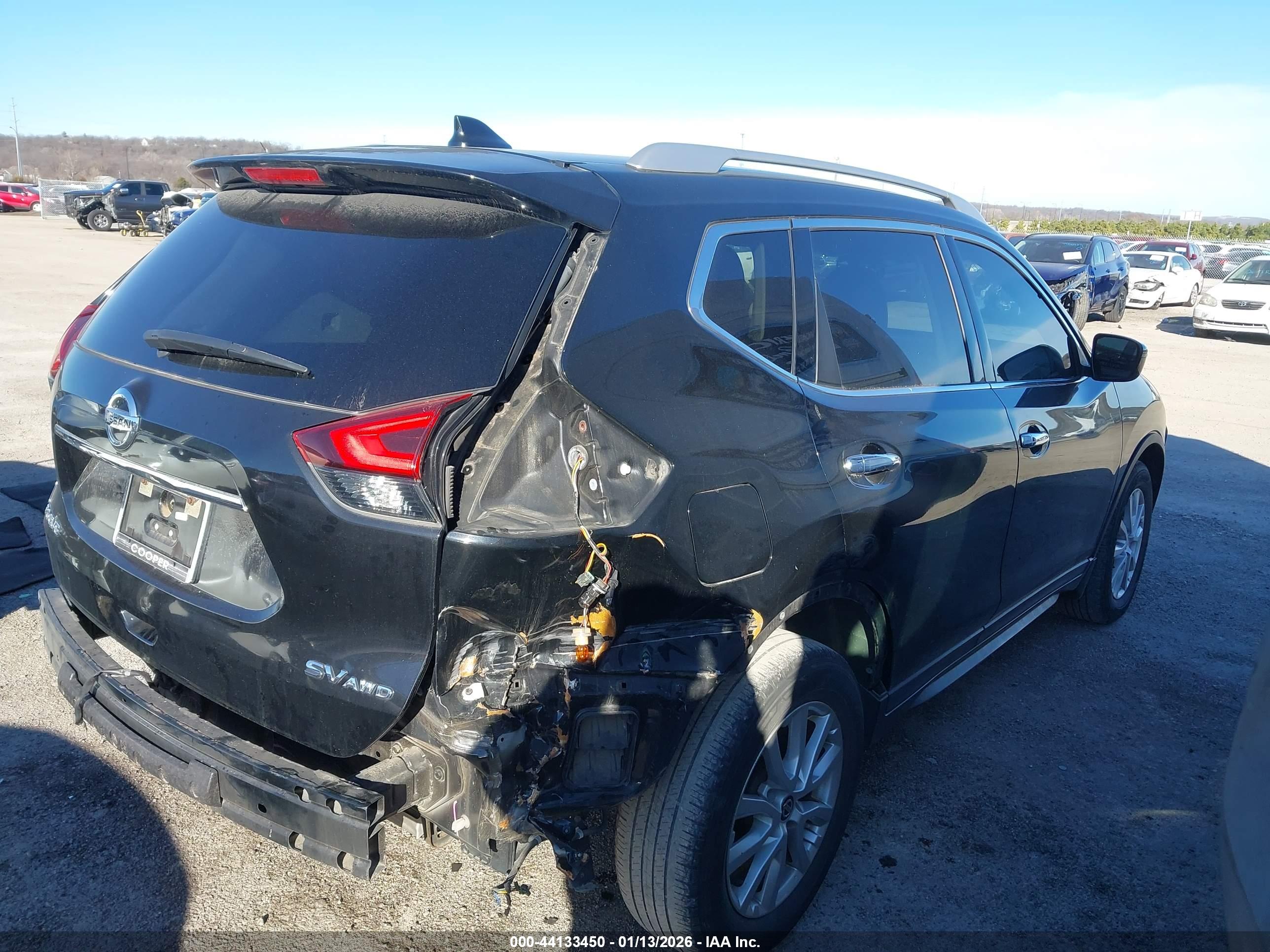 NISSAN ROGUE image 4