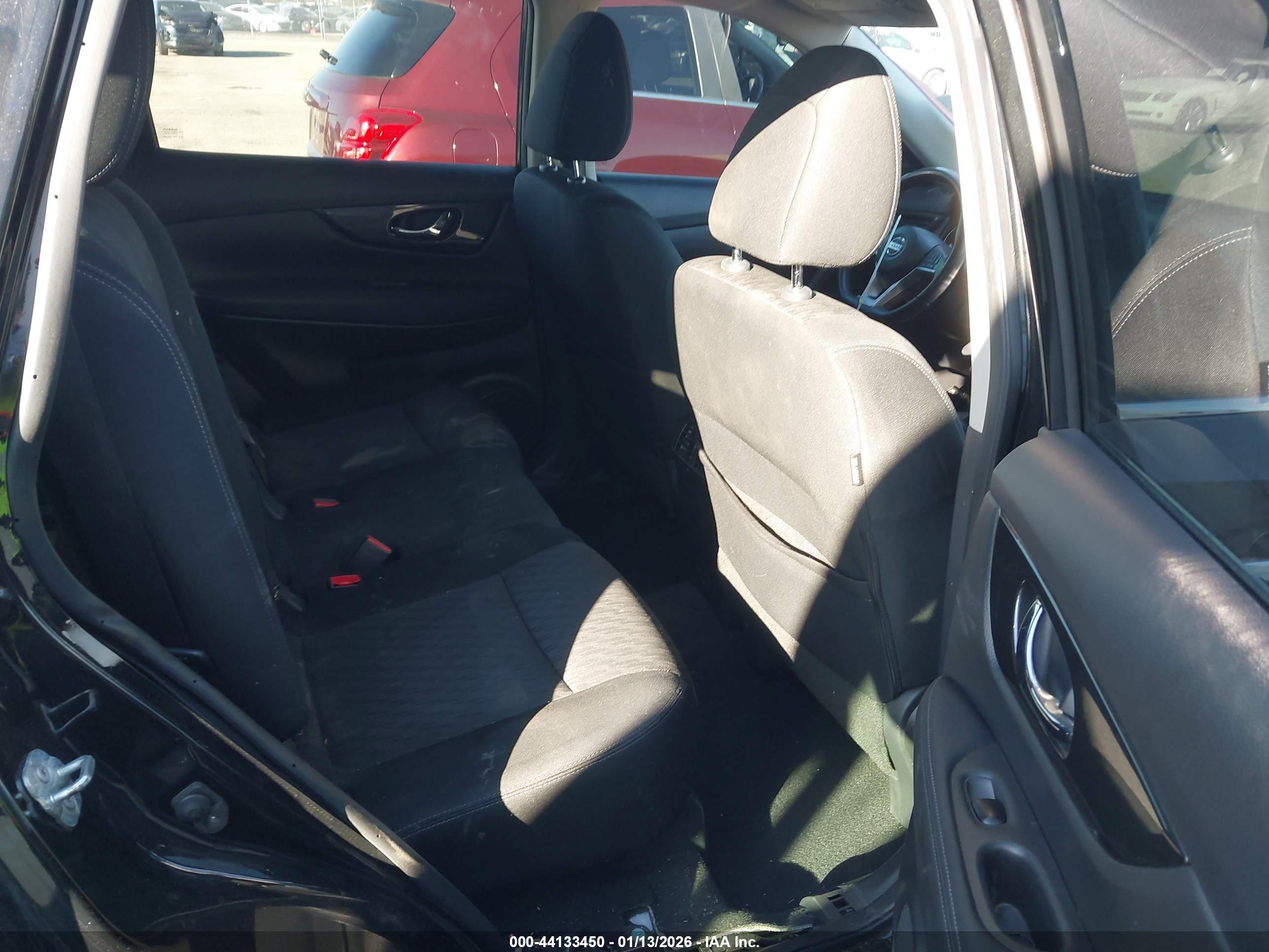 NISSAN ROGUE image 8