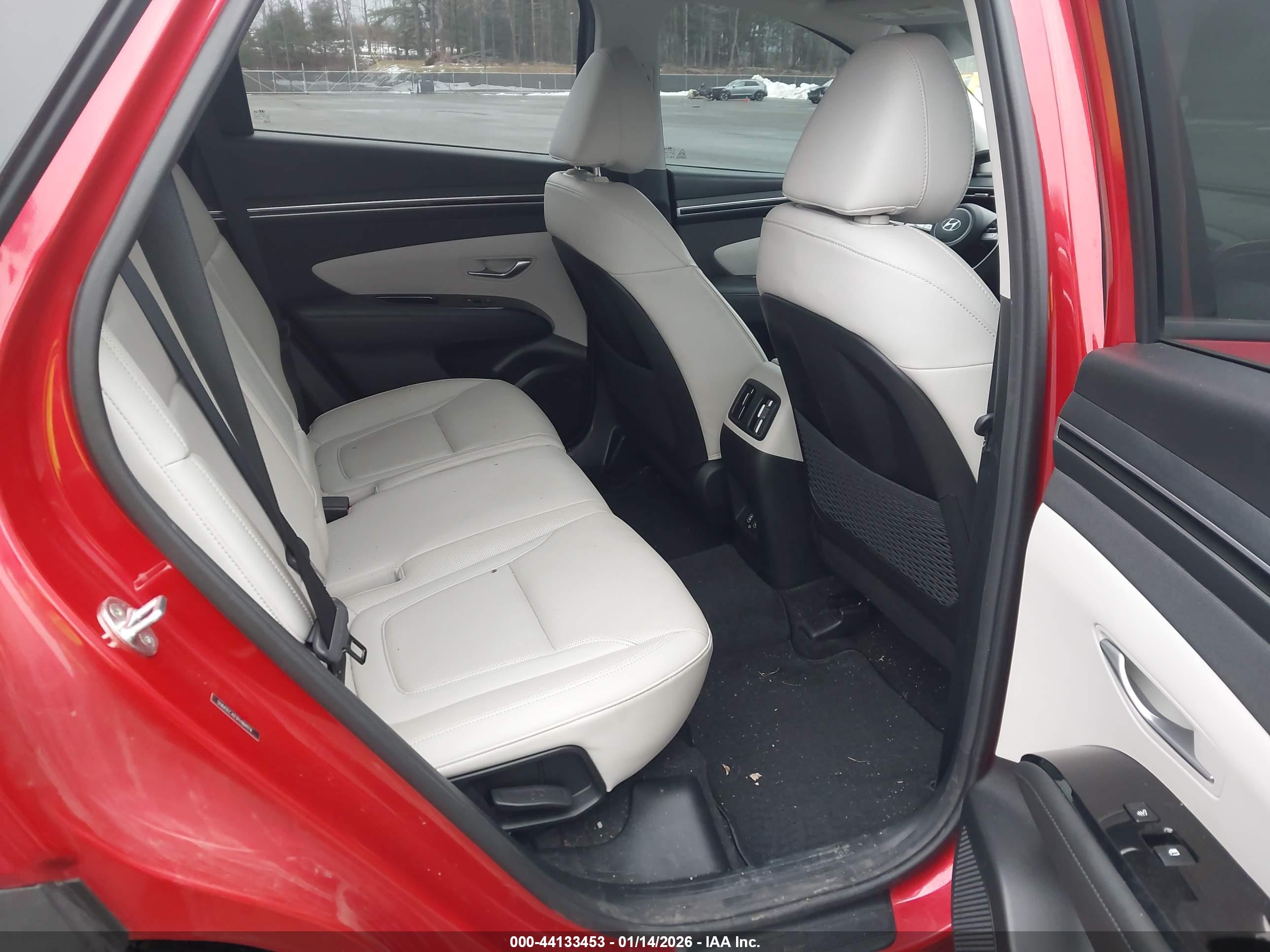 HYUNDAI TUCSON image 8