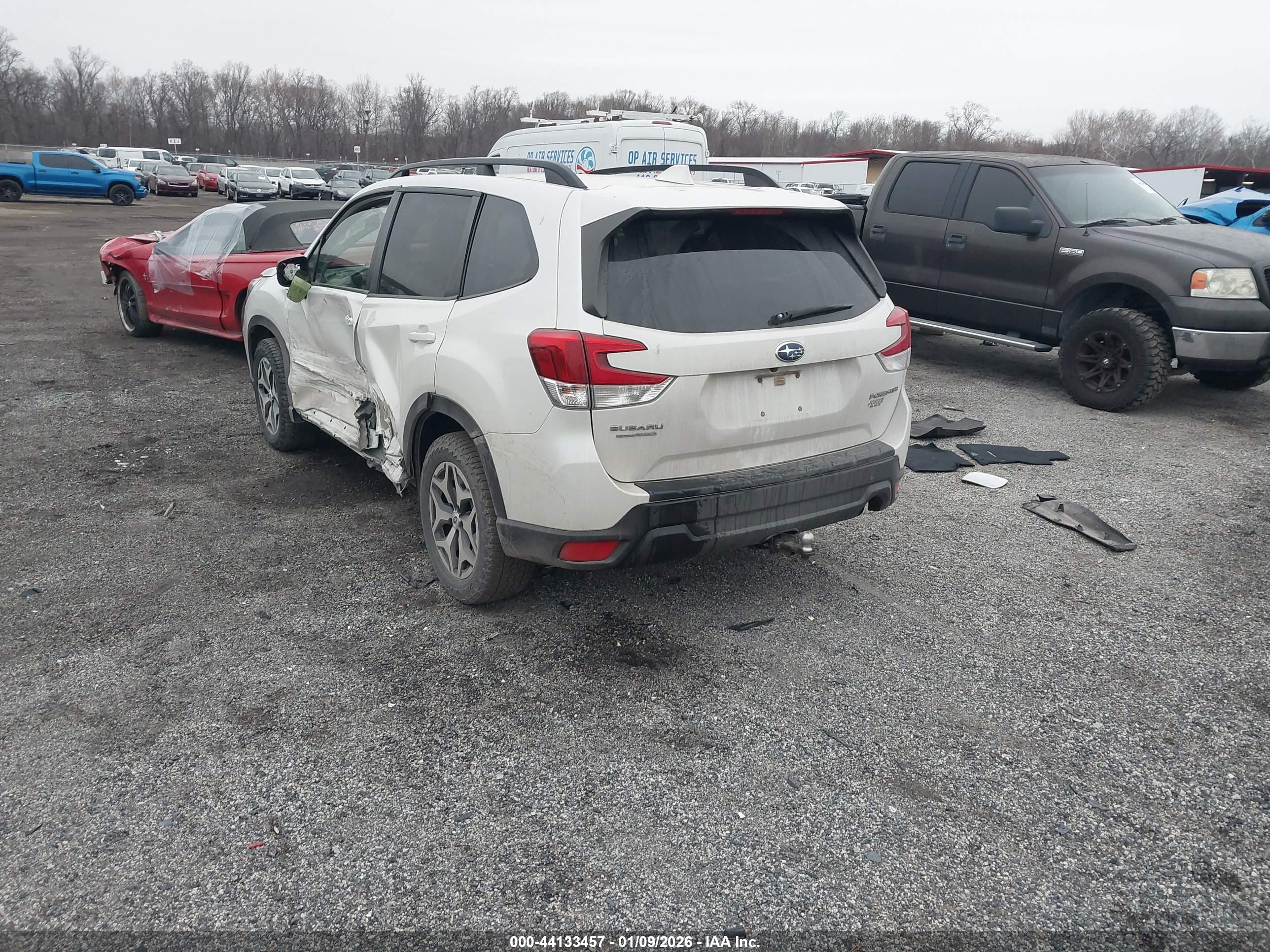 SUBARU FORESTER image 3