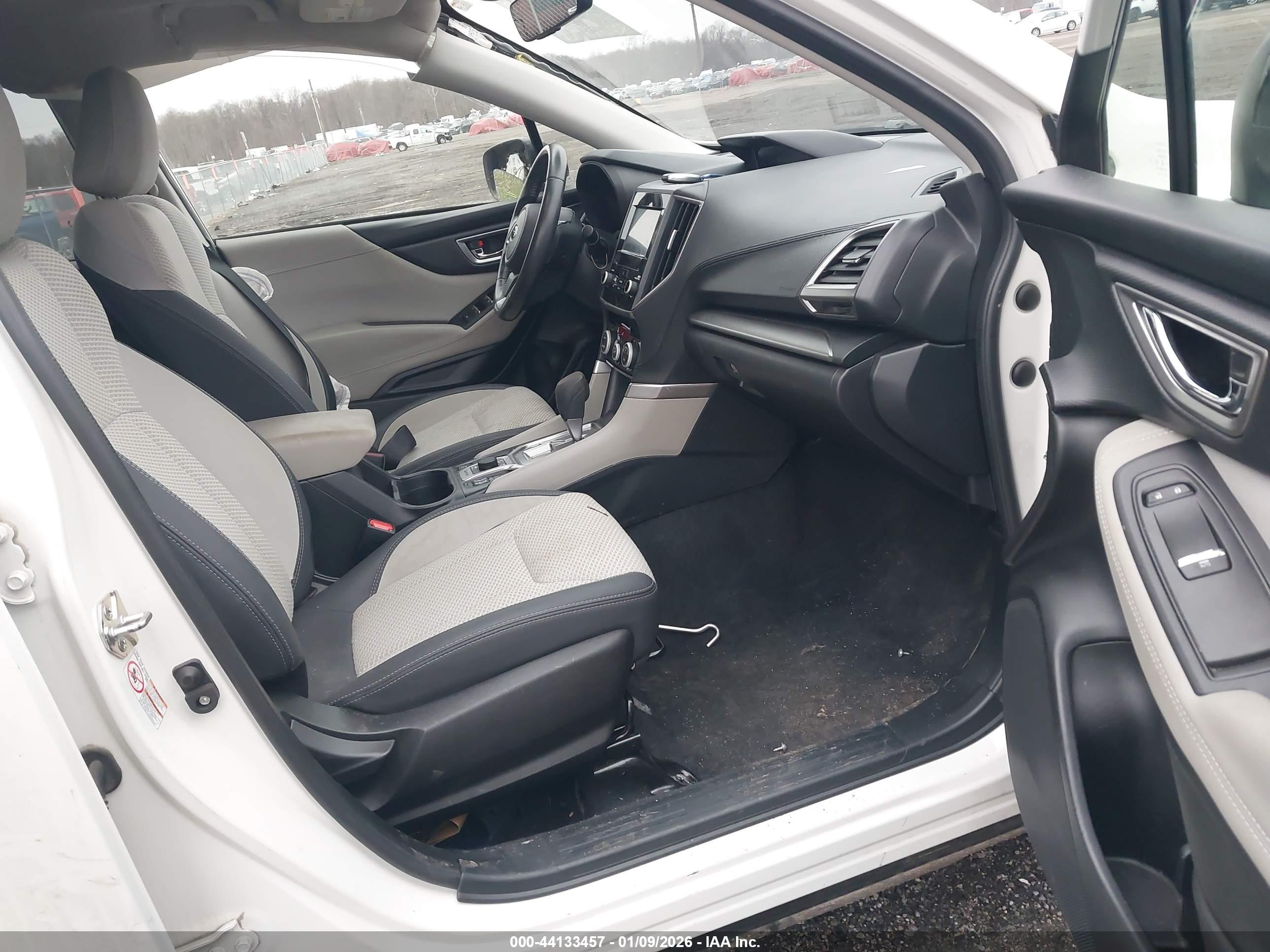 SUBARU FORESTER image 5