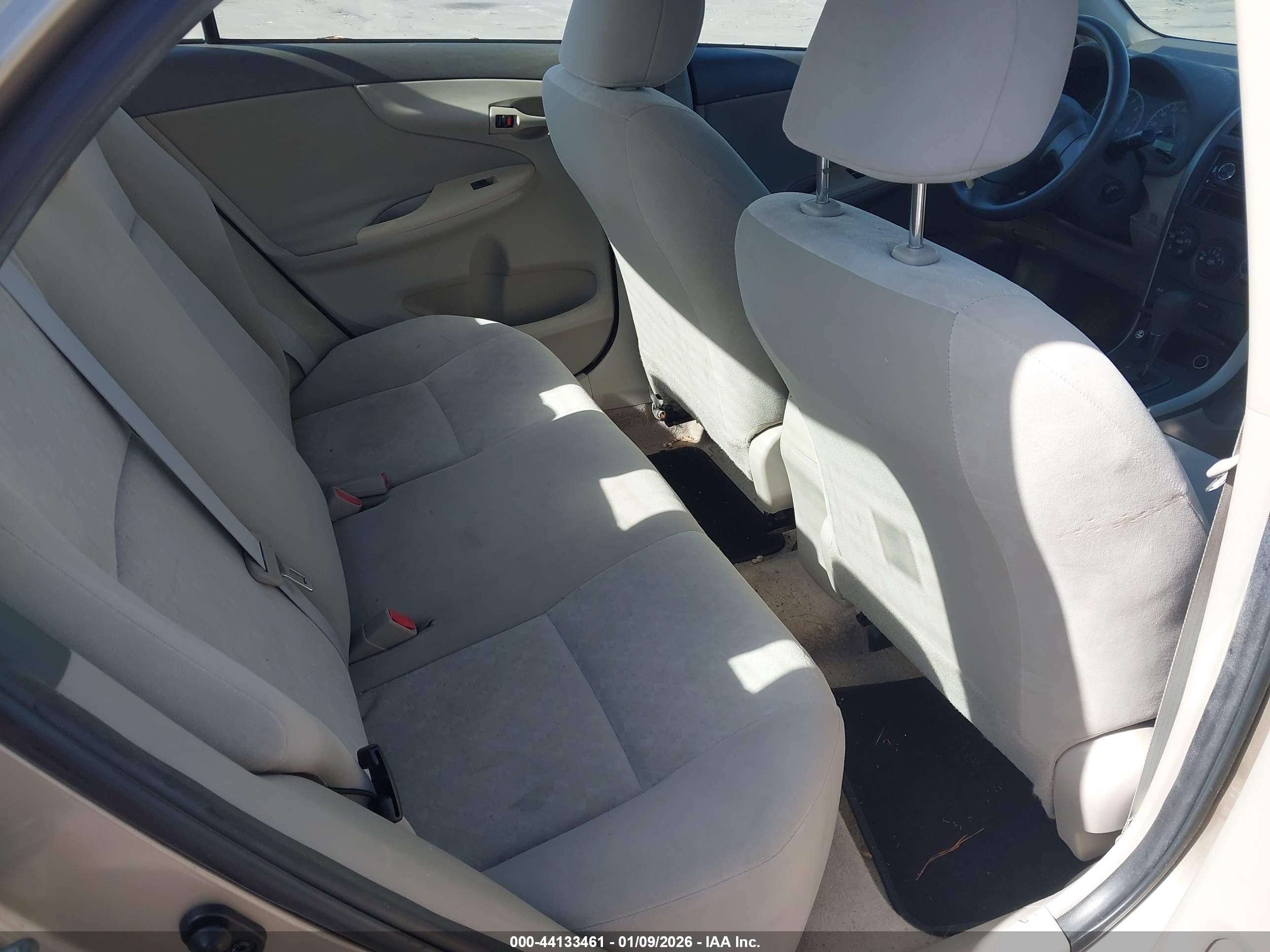 TOYOTA COROLLA image 8