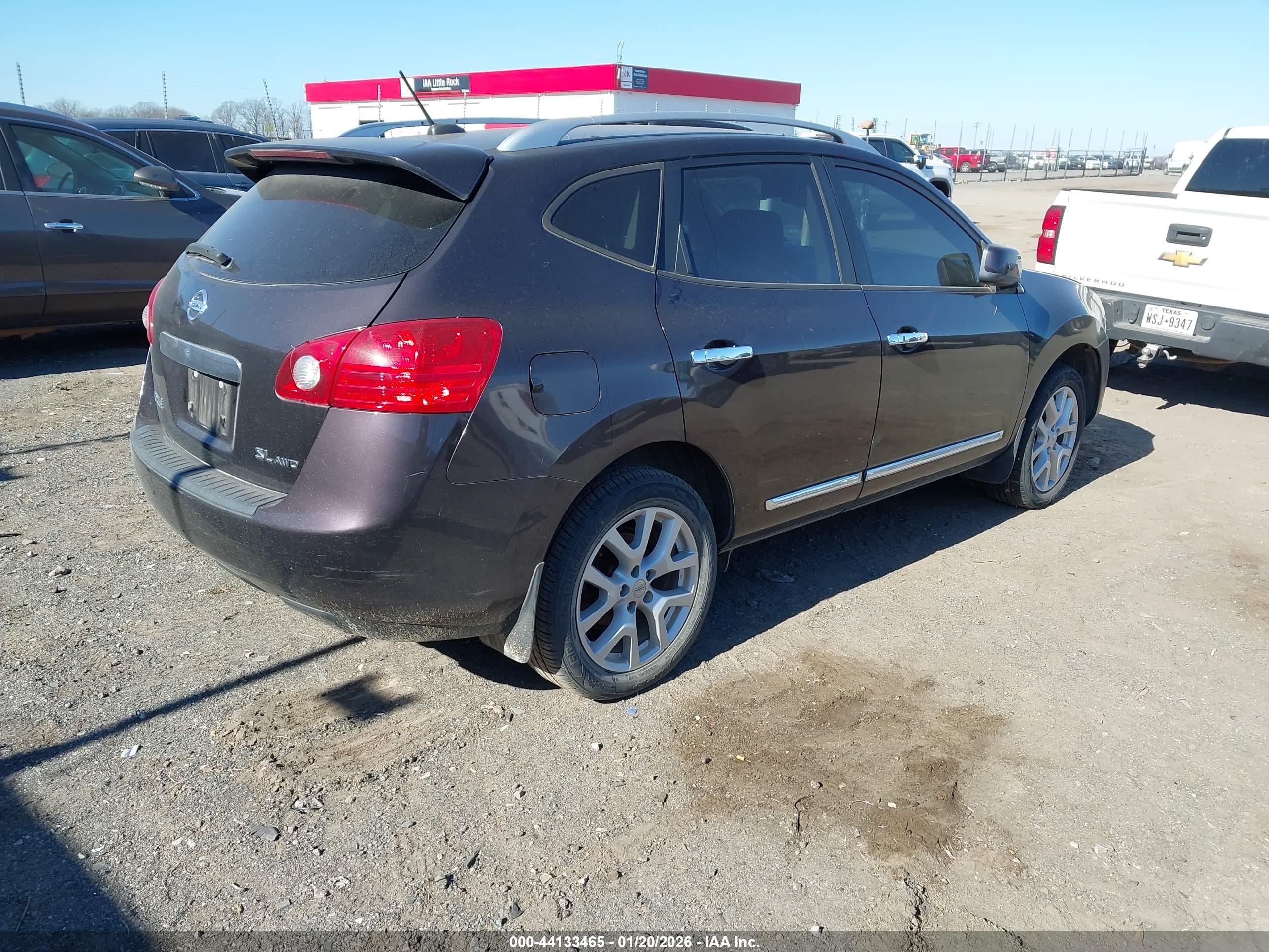NISSAN ROGUE image 4