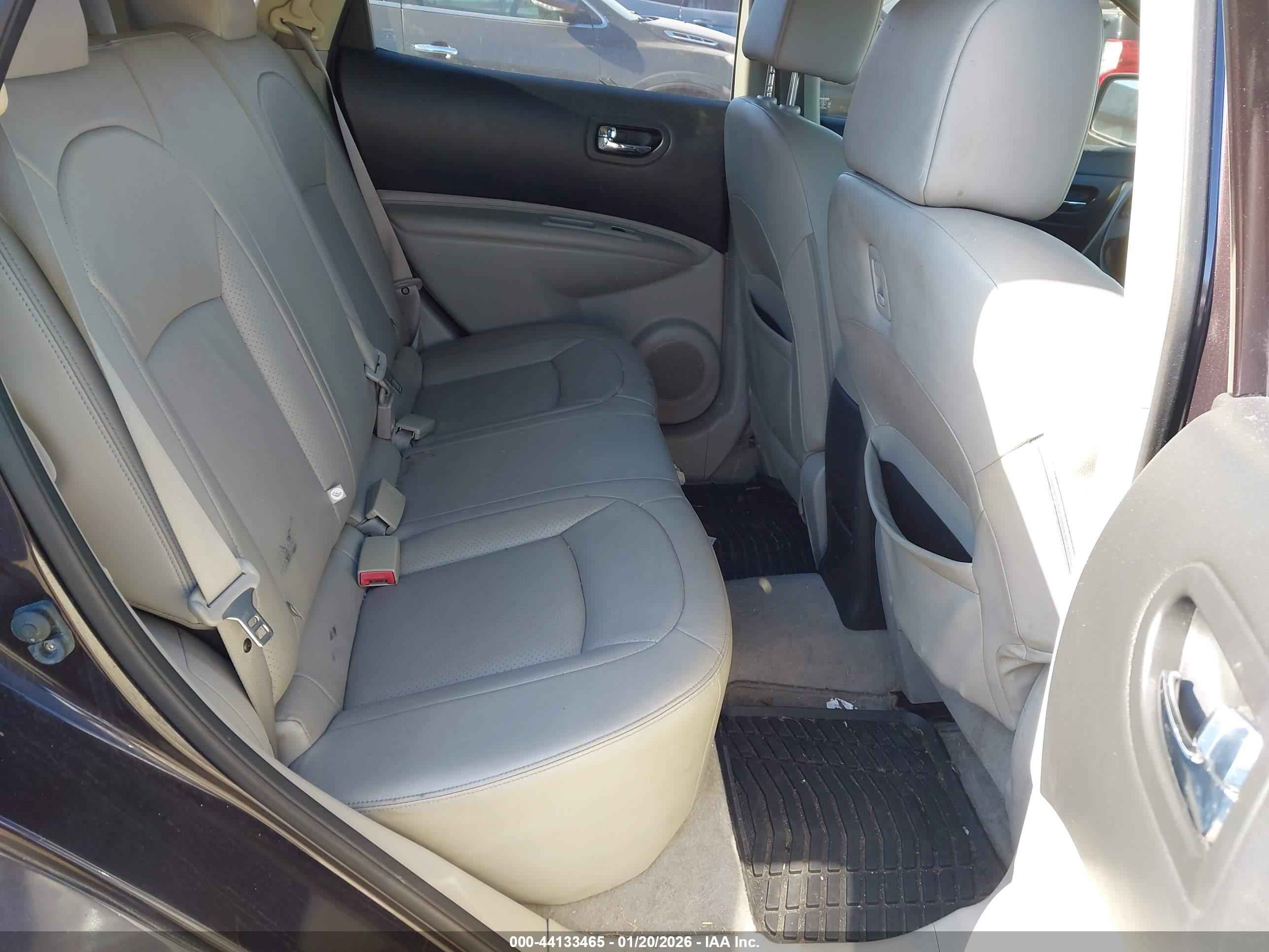 NISSAN ROGUE image 8