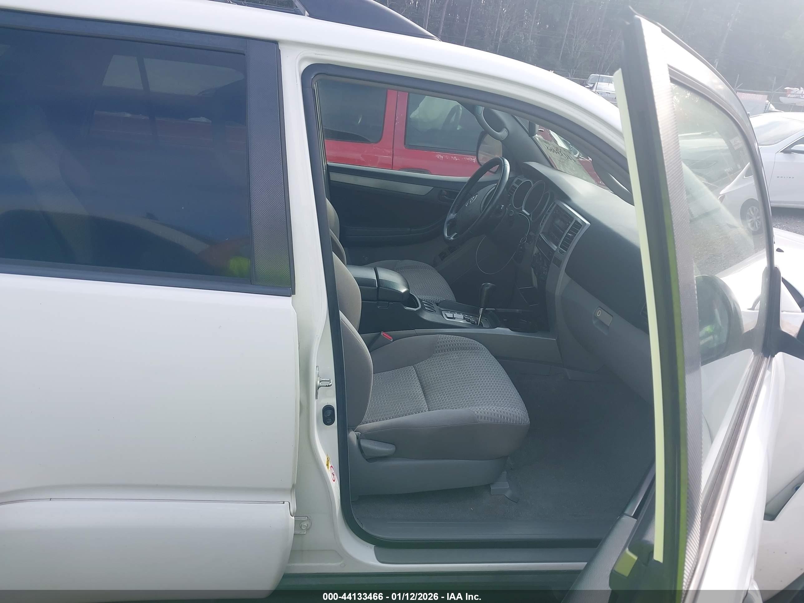 TOYOTA 4RUNNER image 5
