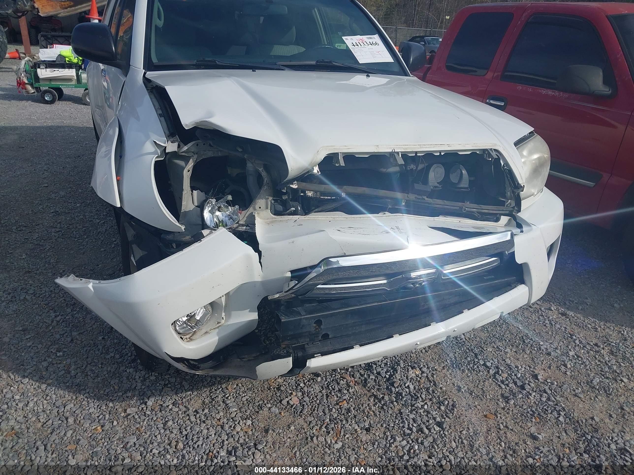 TOYOTA 4RUNNER image 6
