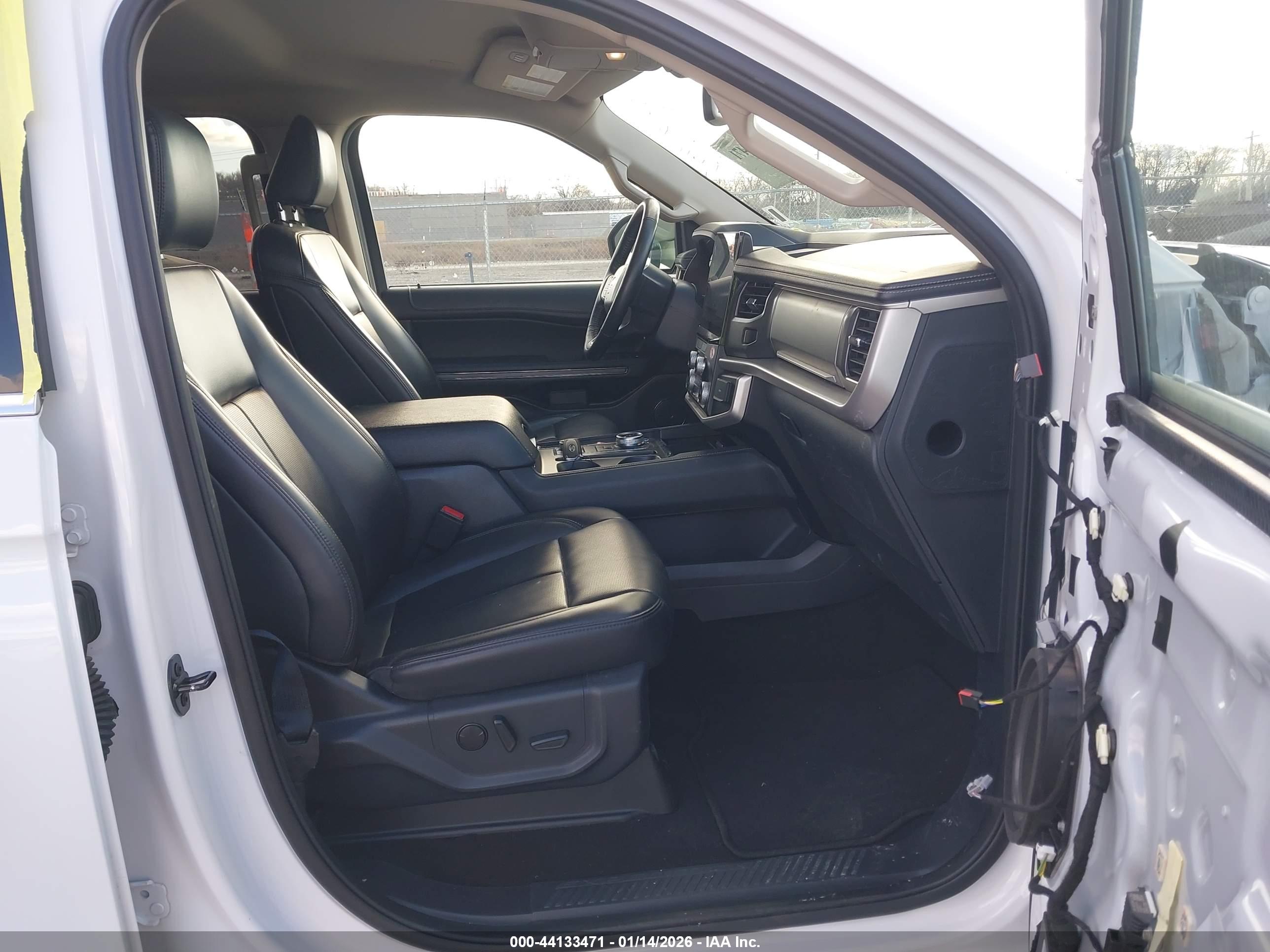 FORD EXPEDITION image 5