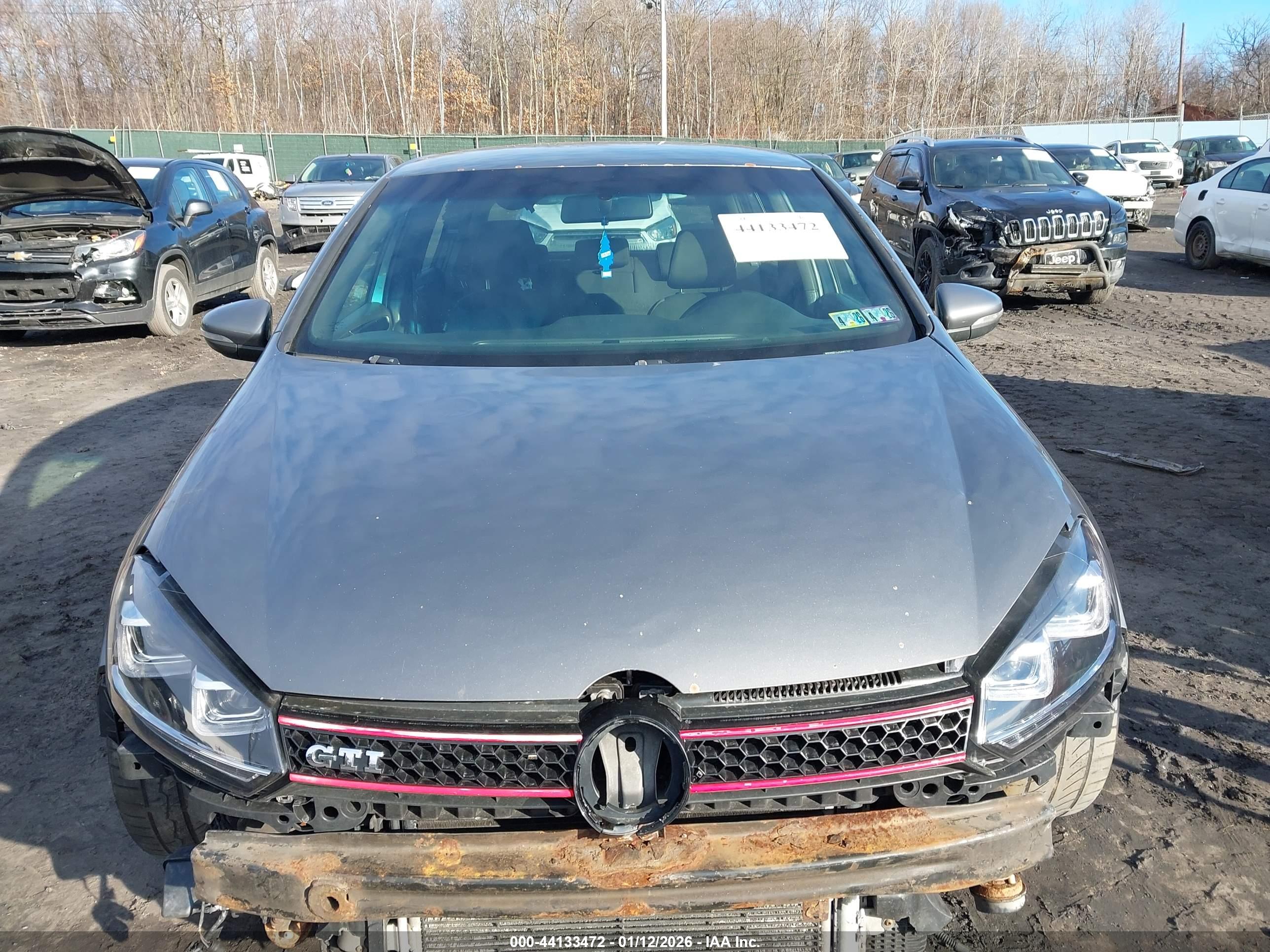 VOLKSWAGEN GTI image 6