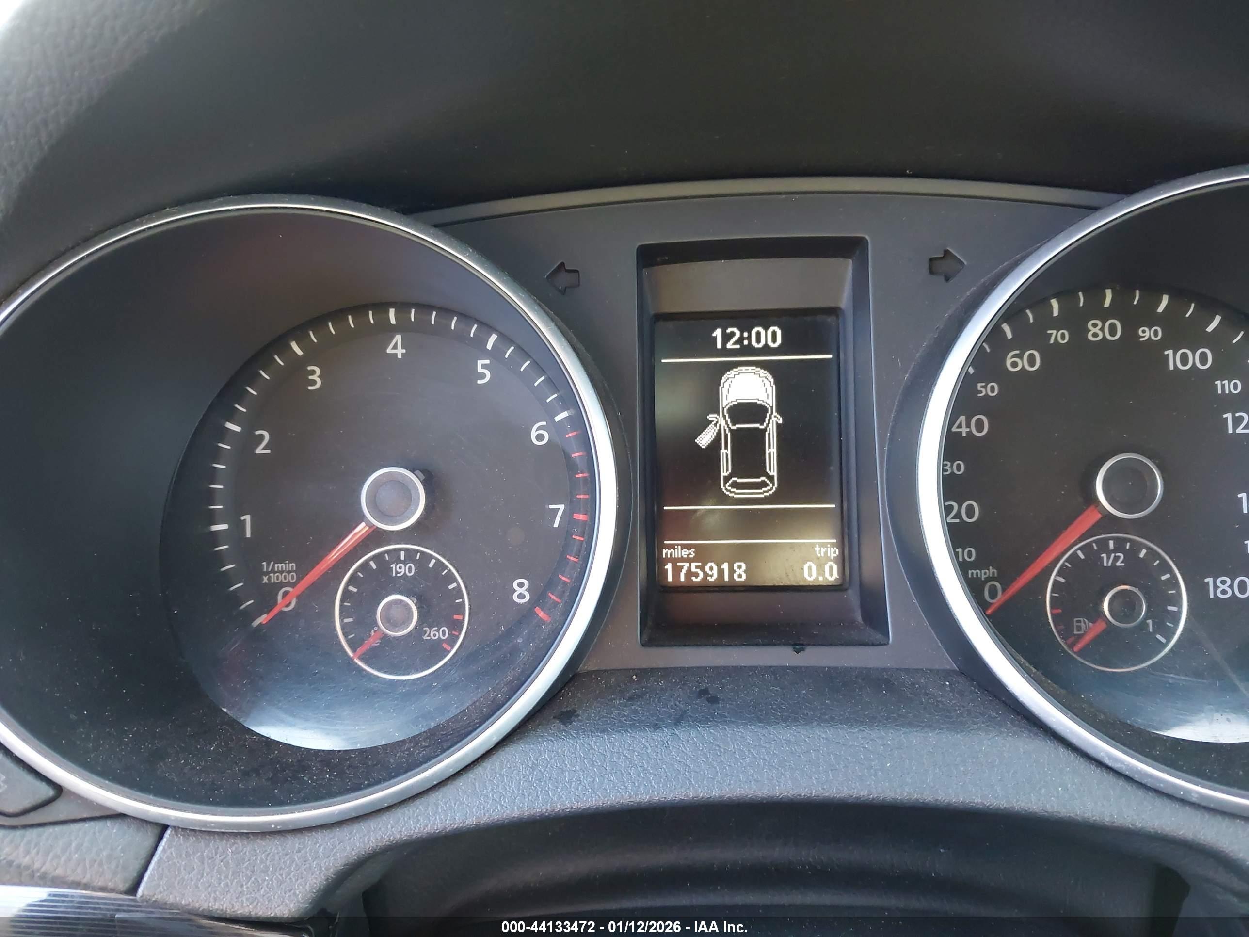 VOLKSWAGEN GTI image 7