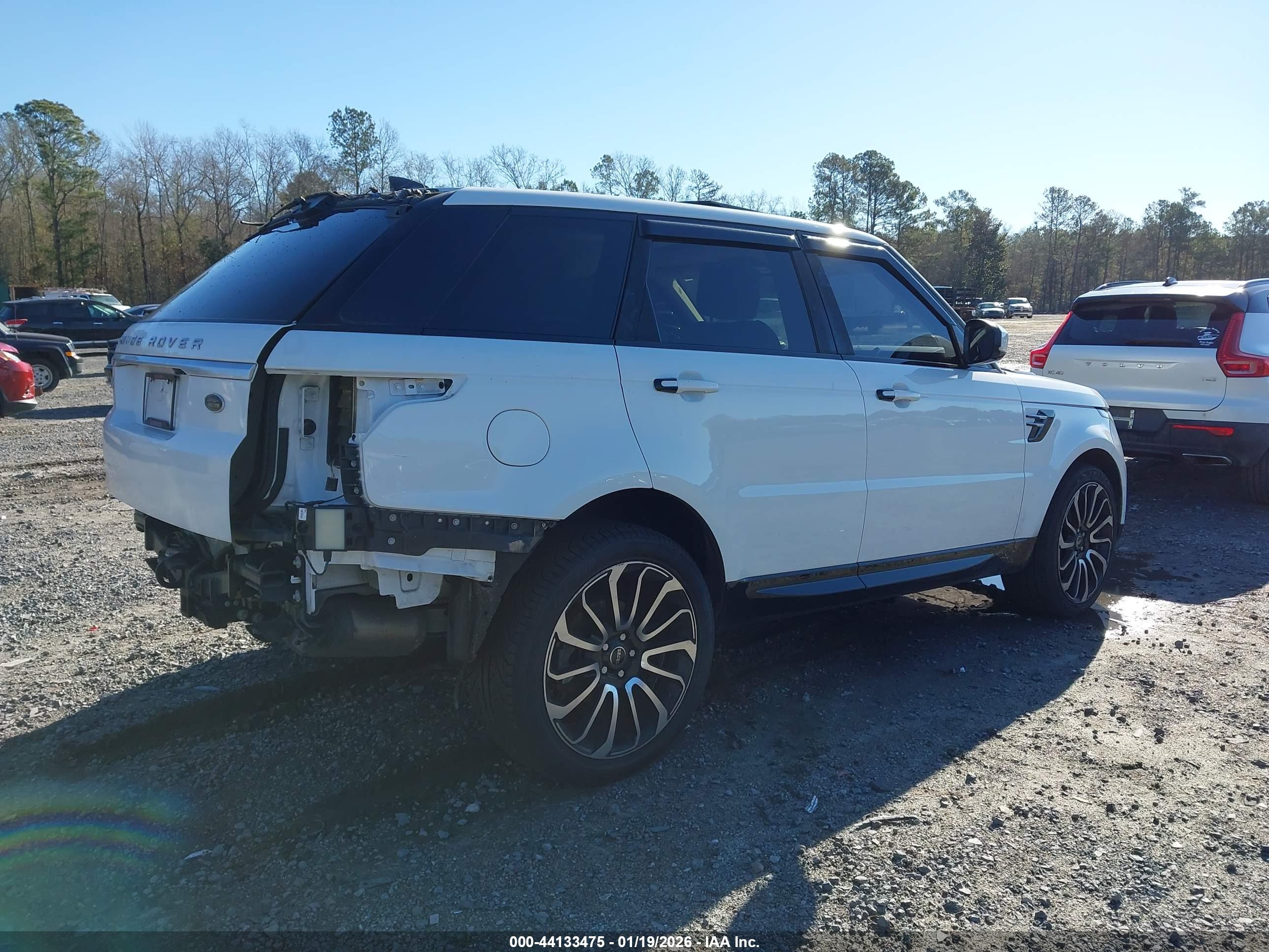 LAND ROVER image 4