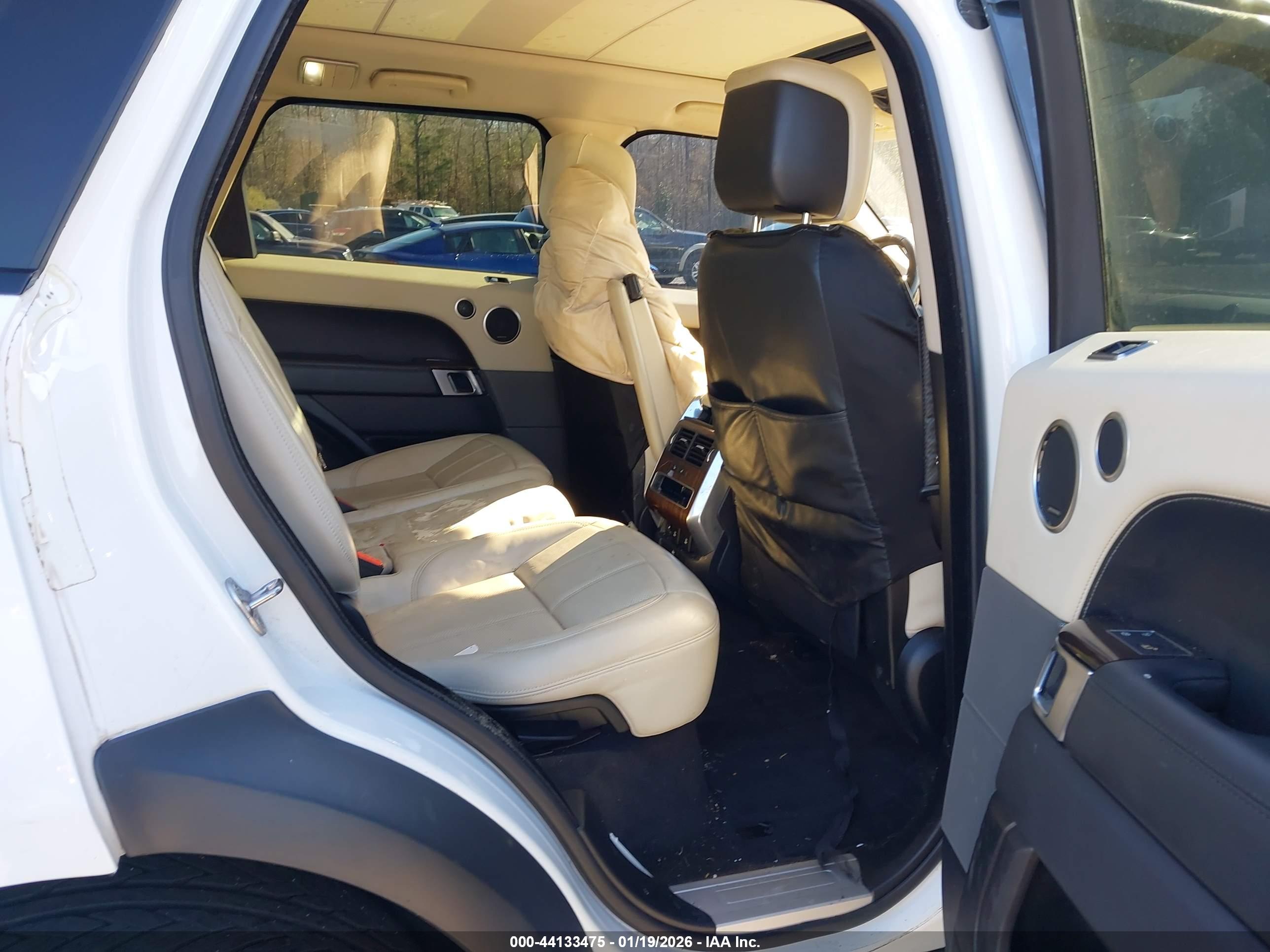 LAND ROVER image 8
