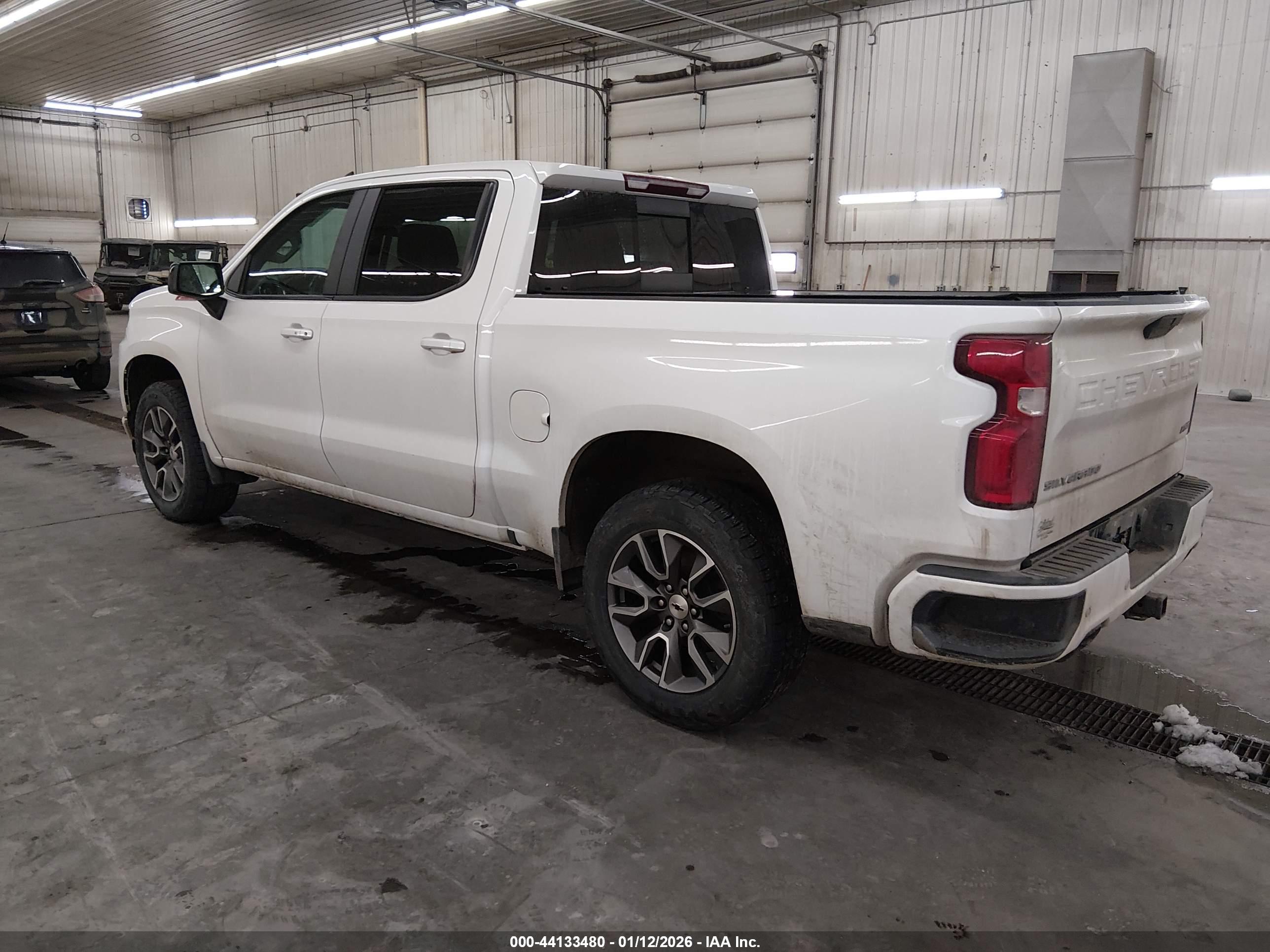CHEVROLET SILVERADO image 3