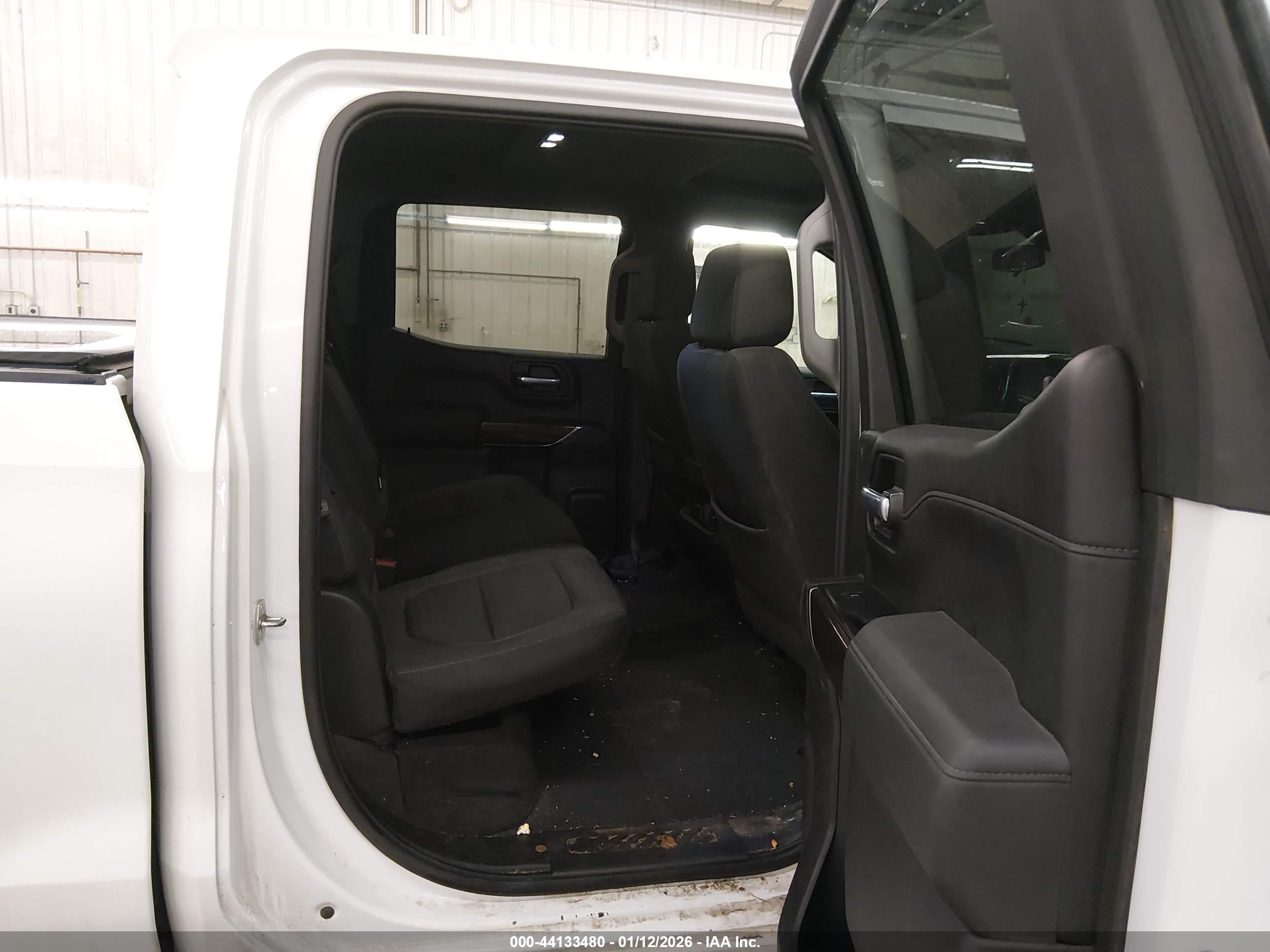 CHEVROLET SILVERADO image 8