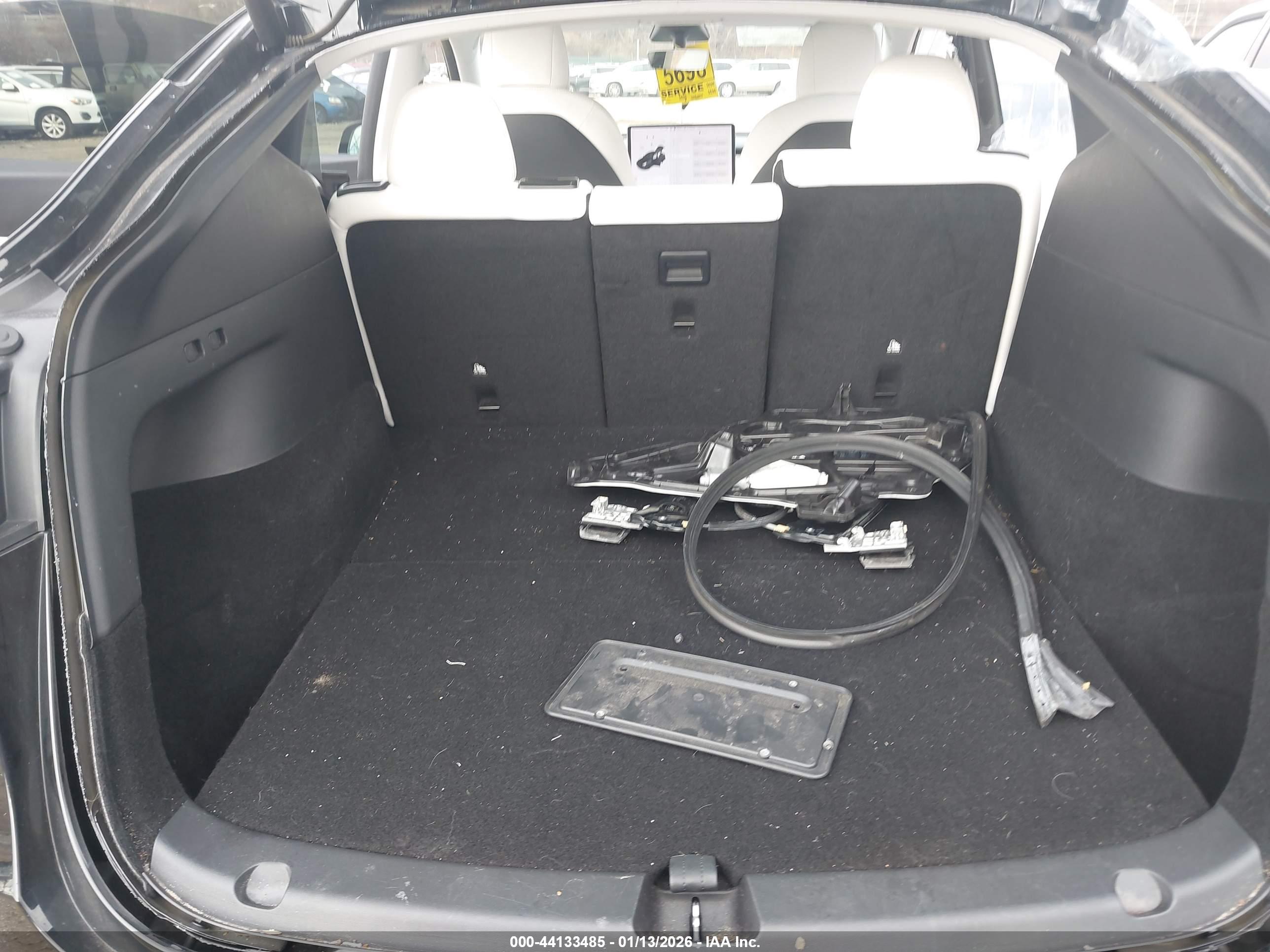 TESLA MODEL image 10