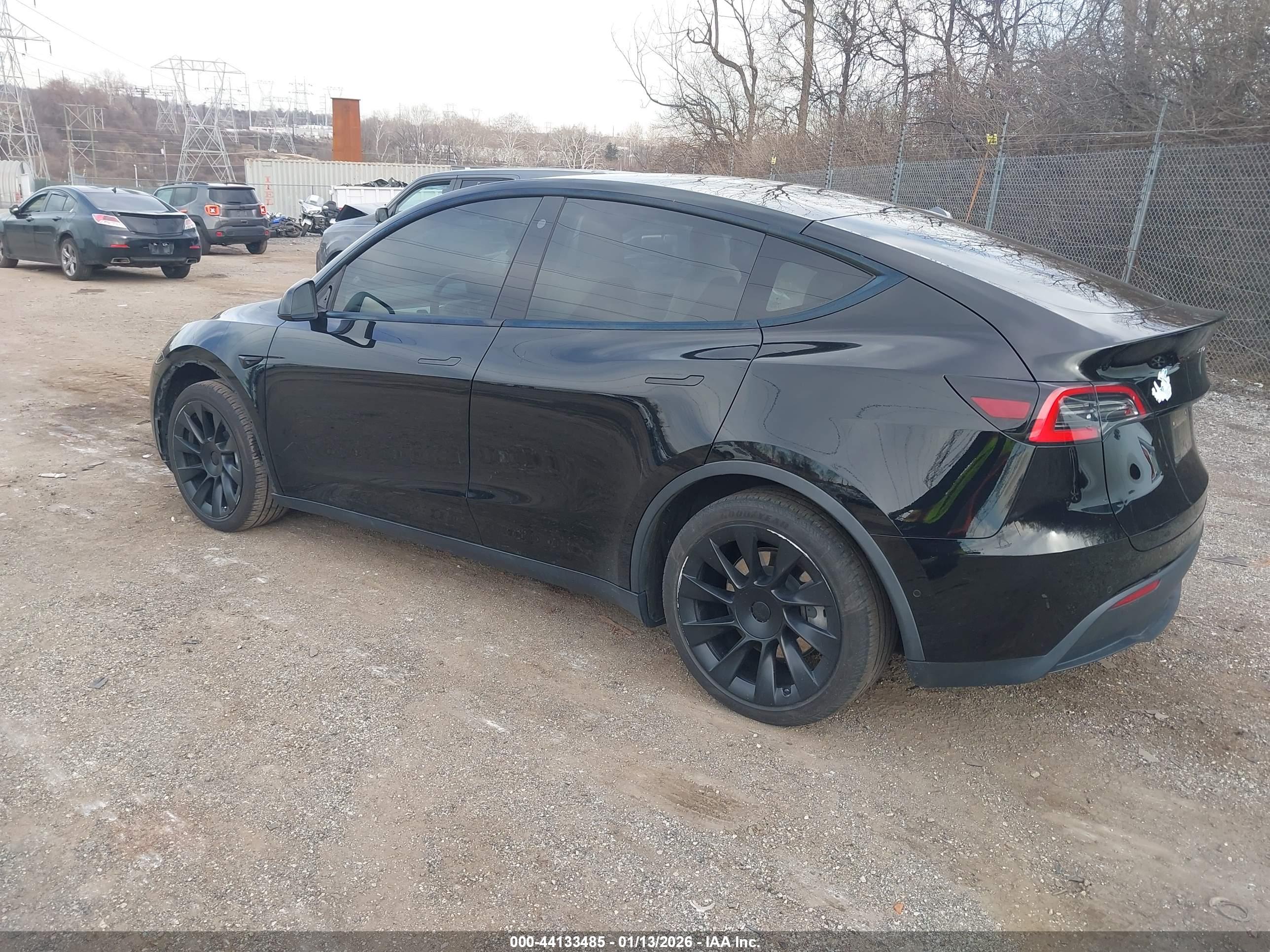 TESLA MODEL image 3