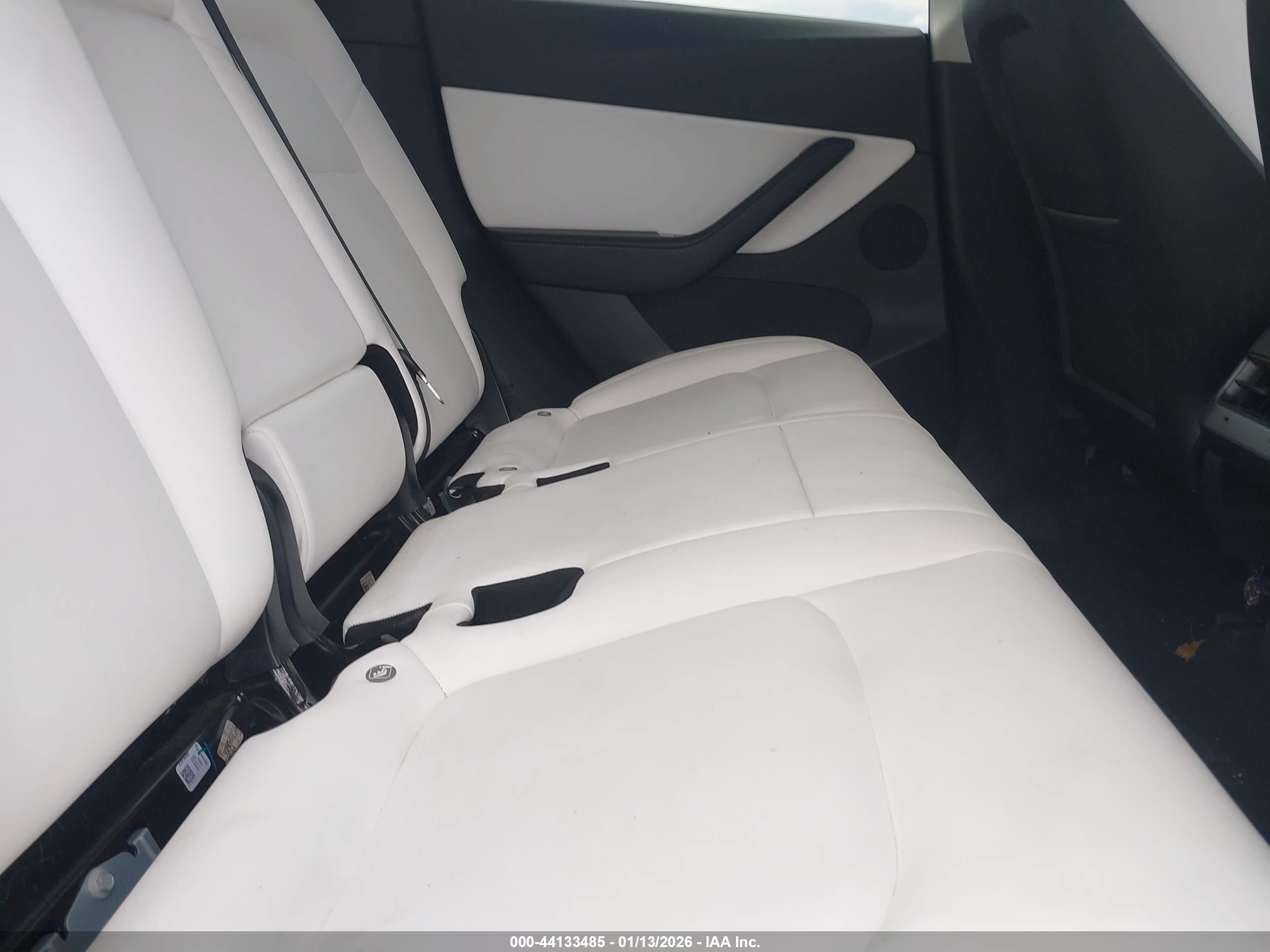 TESLA MODEL image 8