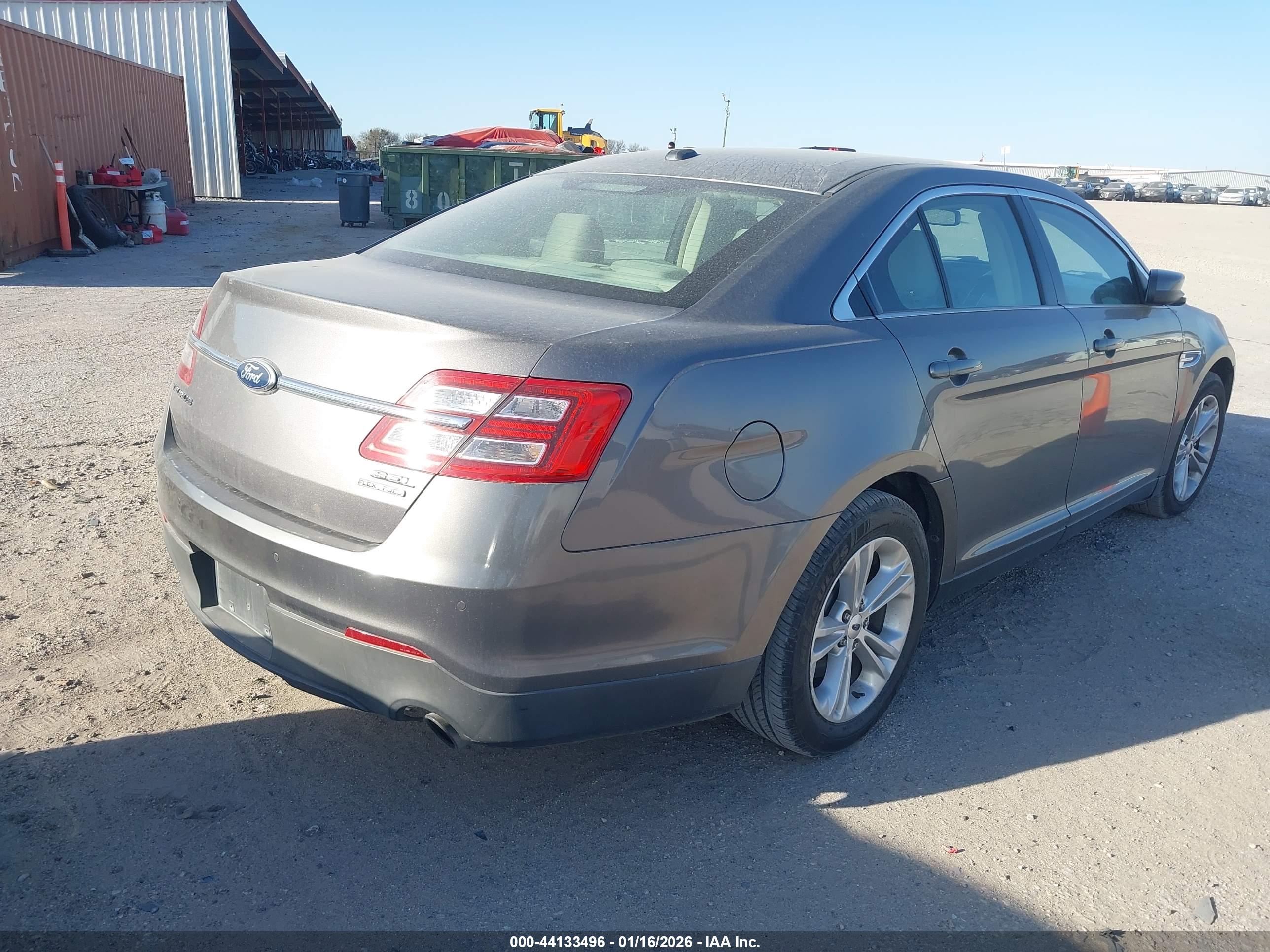 FORD TAURUS image 4