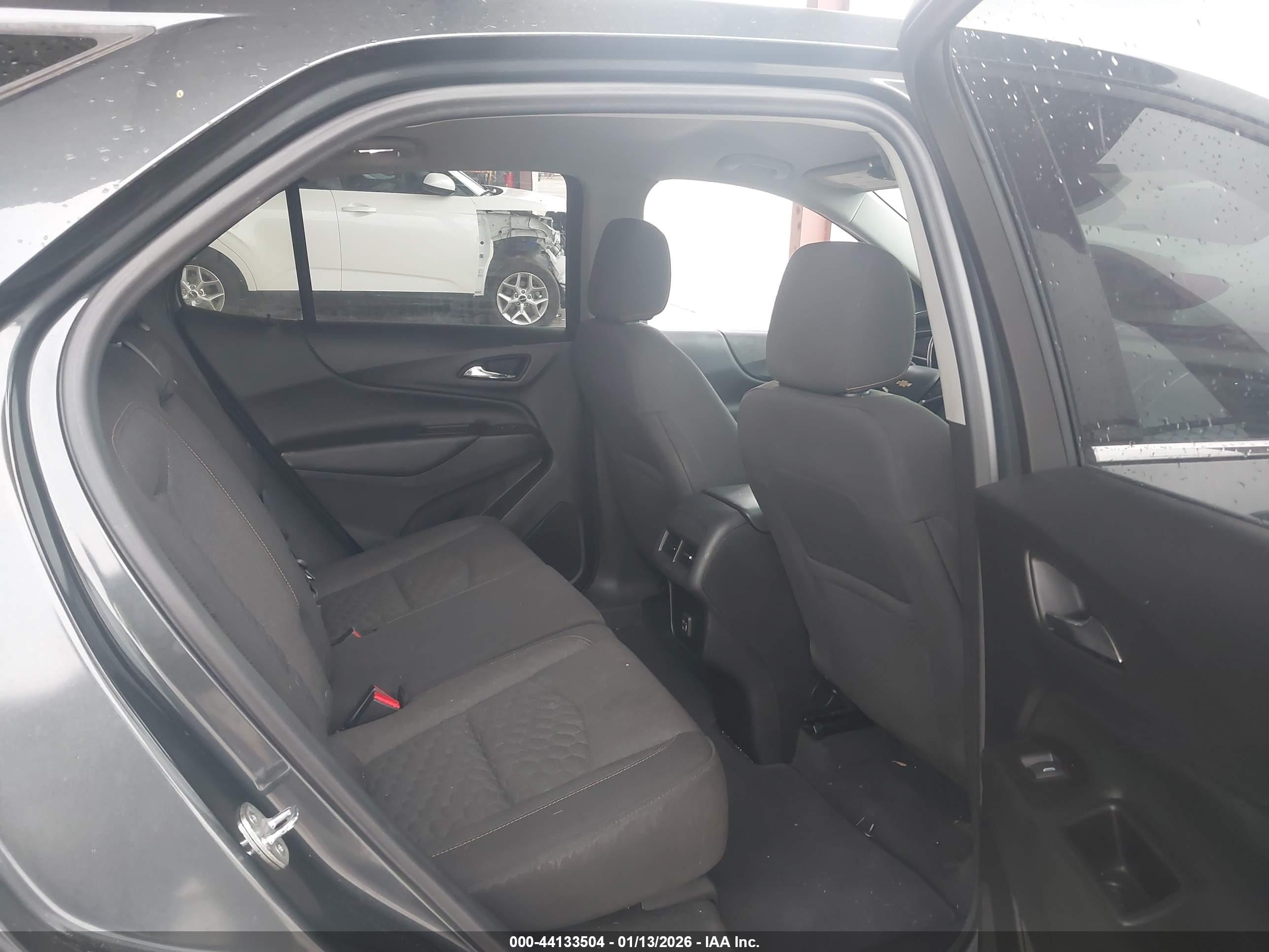 CHEVROLET EQUINOX image 8
