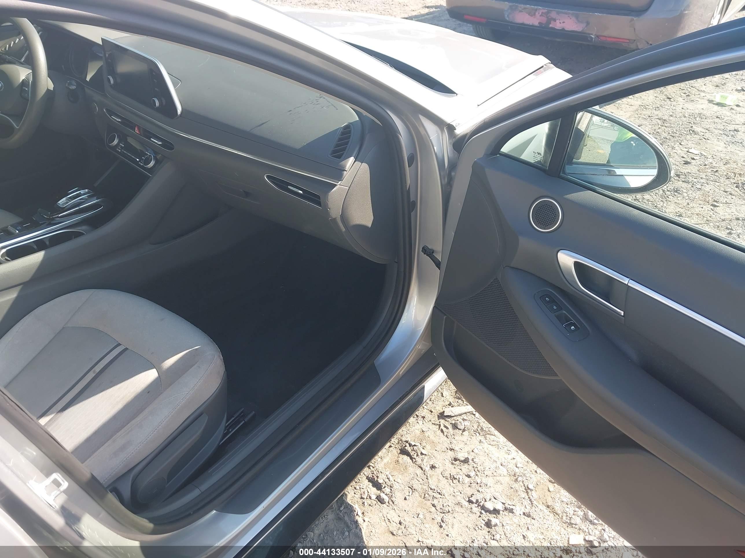 HYUNDAI SONATA image 5