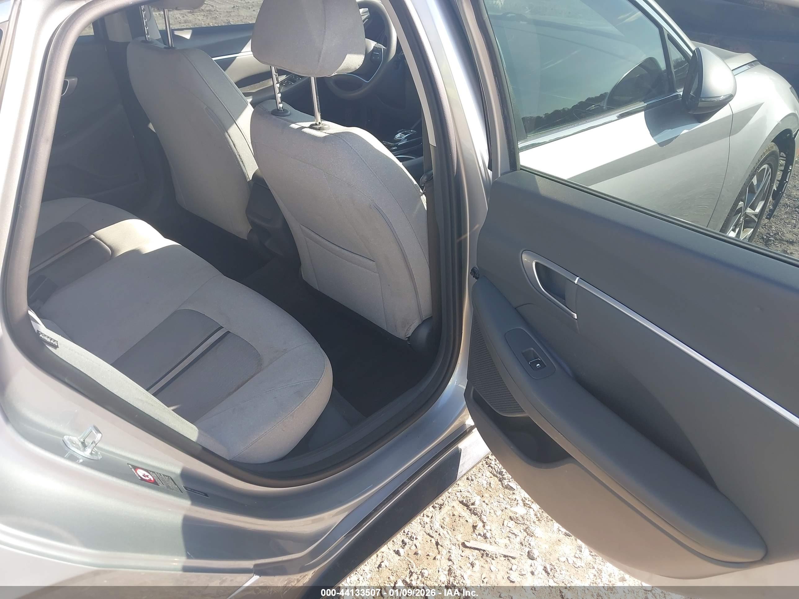 HYUNDAI SONATA image 8