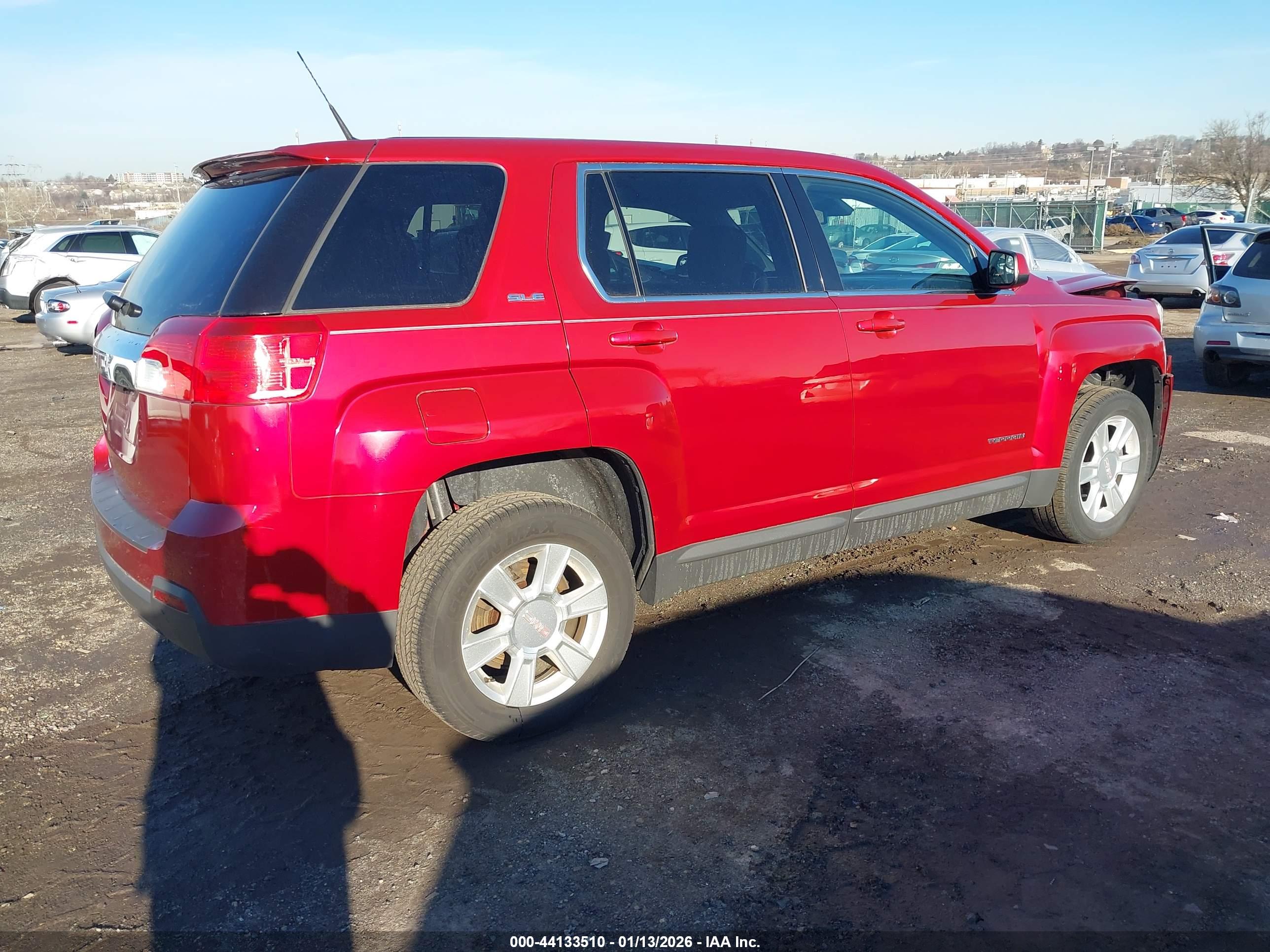 GMC TERRAIN image 4