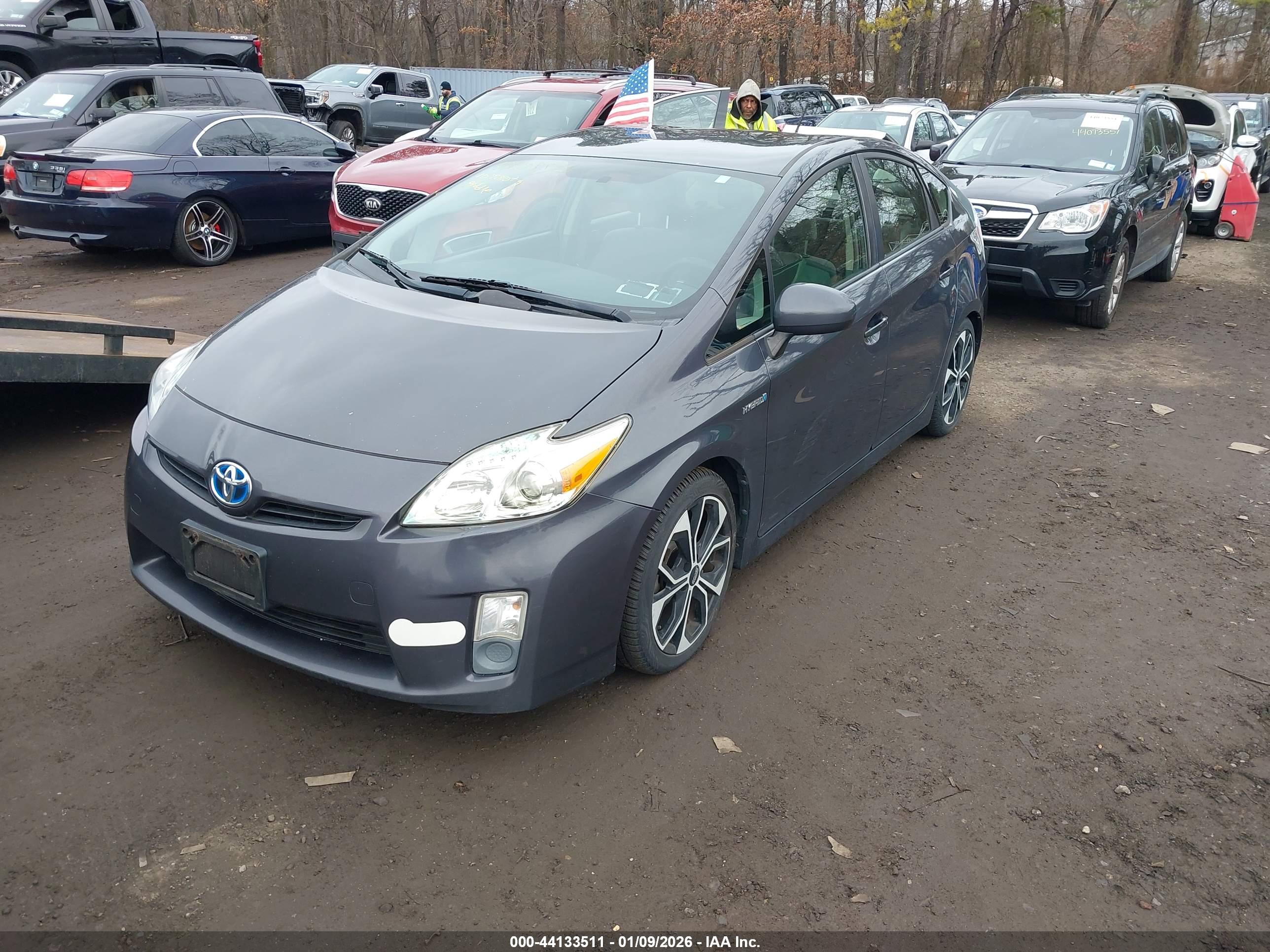 TOYOTA PRIUS image 2