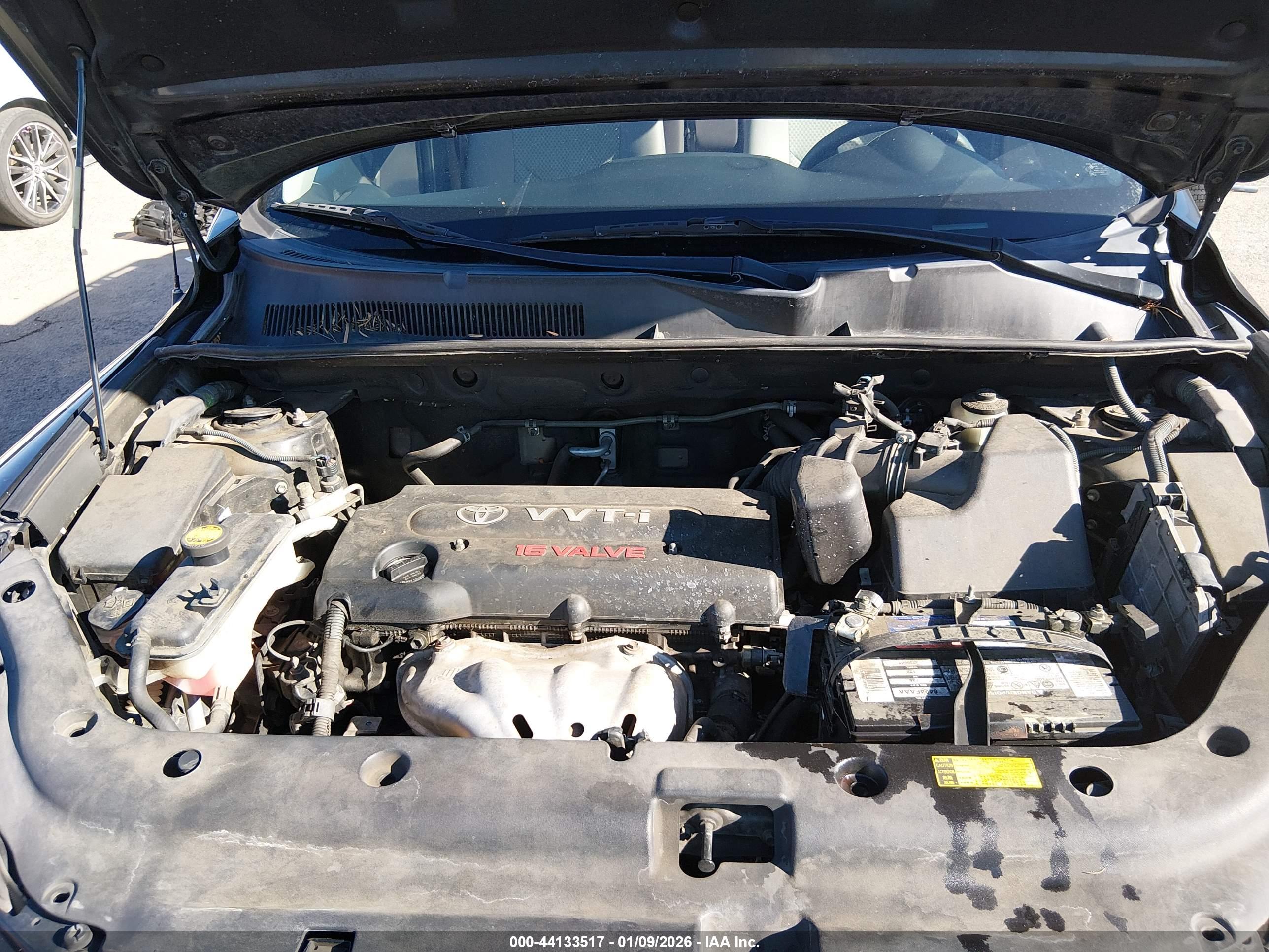 TOYOTA RAV4 image 10