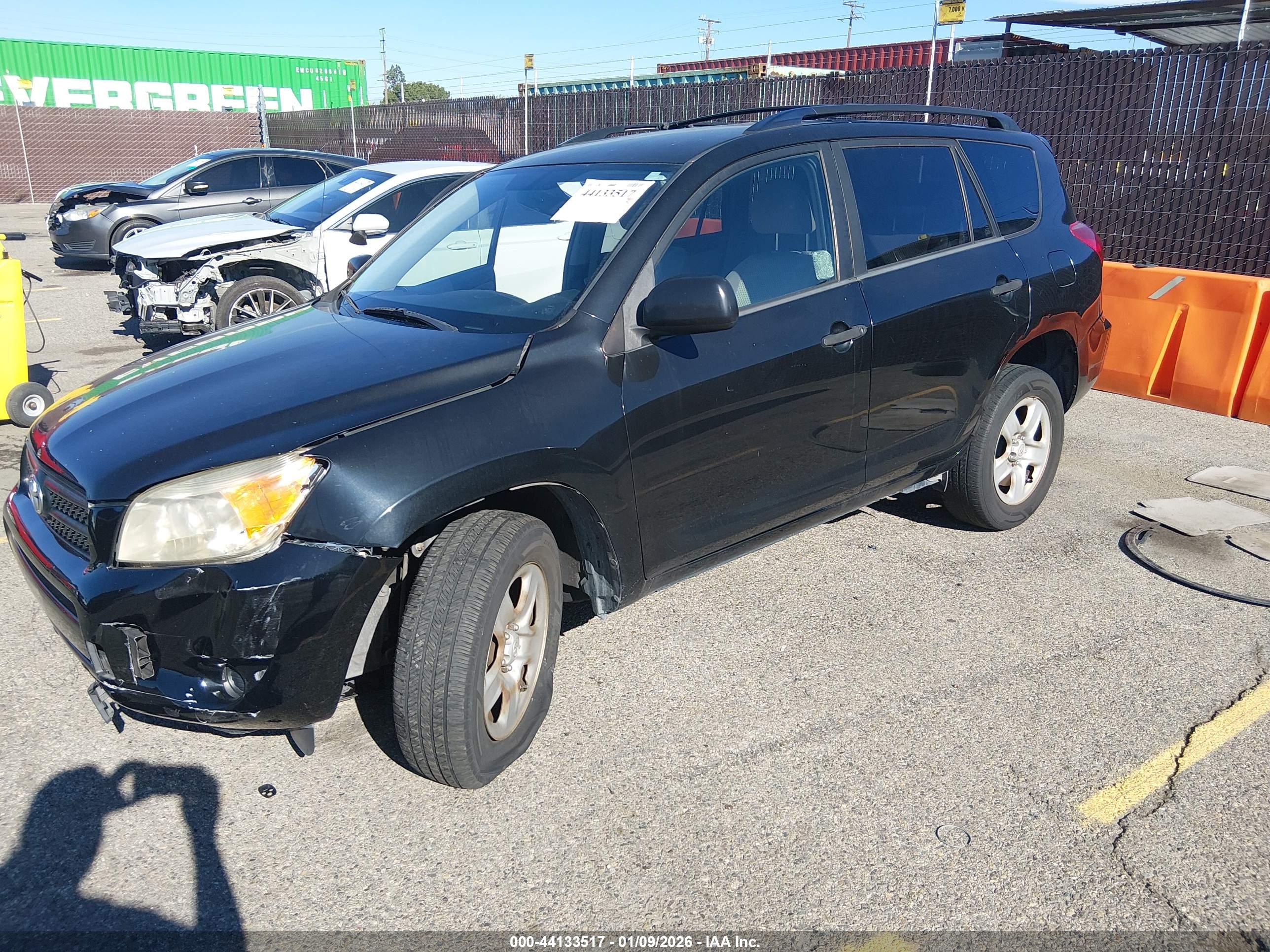TOYOTA RAV4 image 2