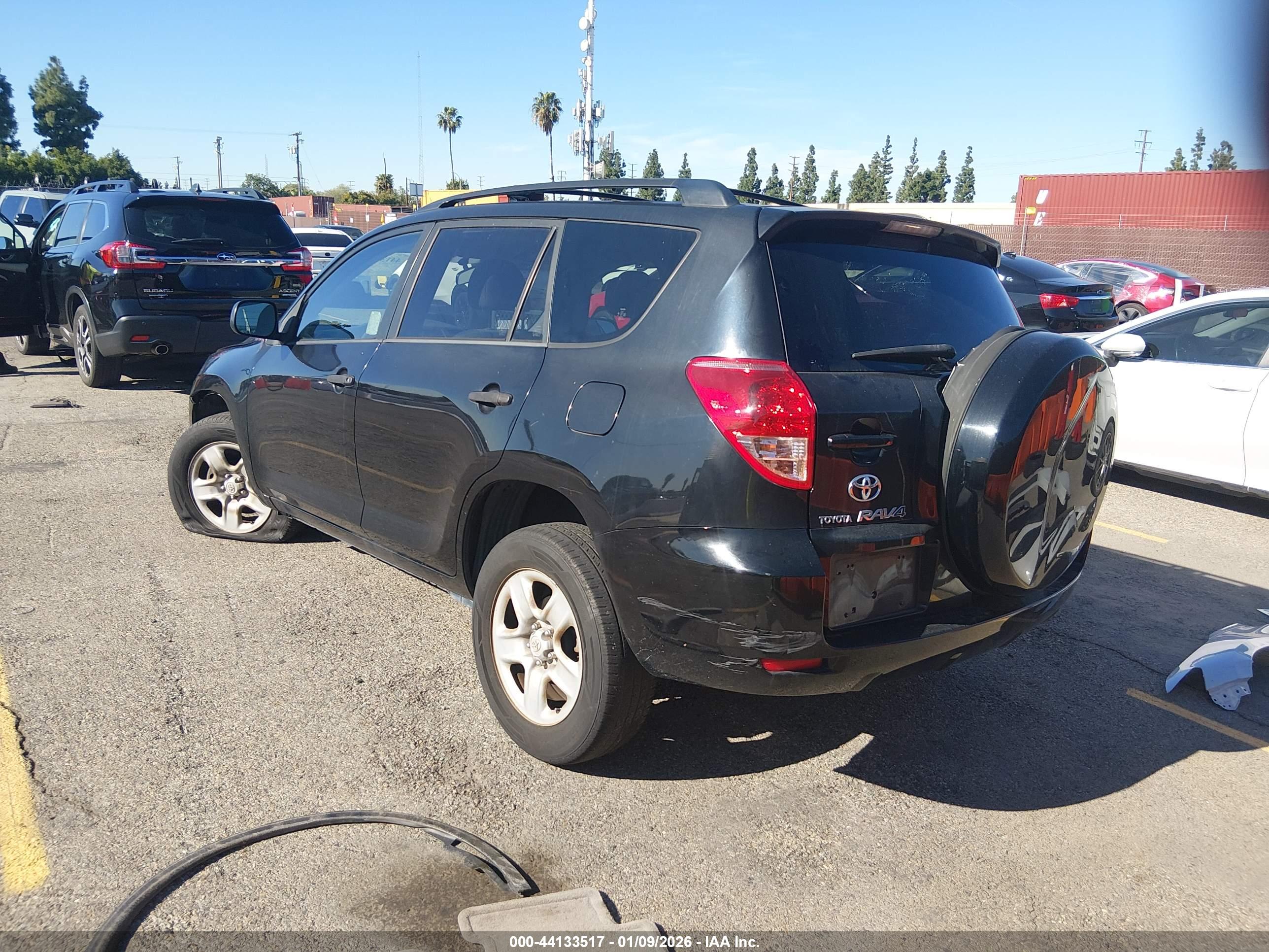 TOYOTA RAV4 image 3