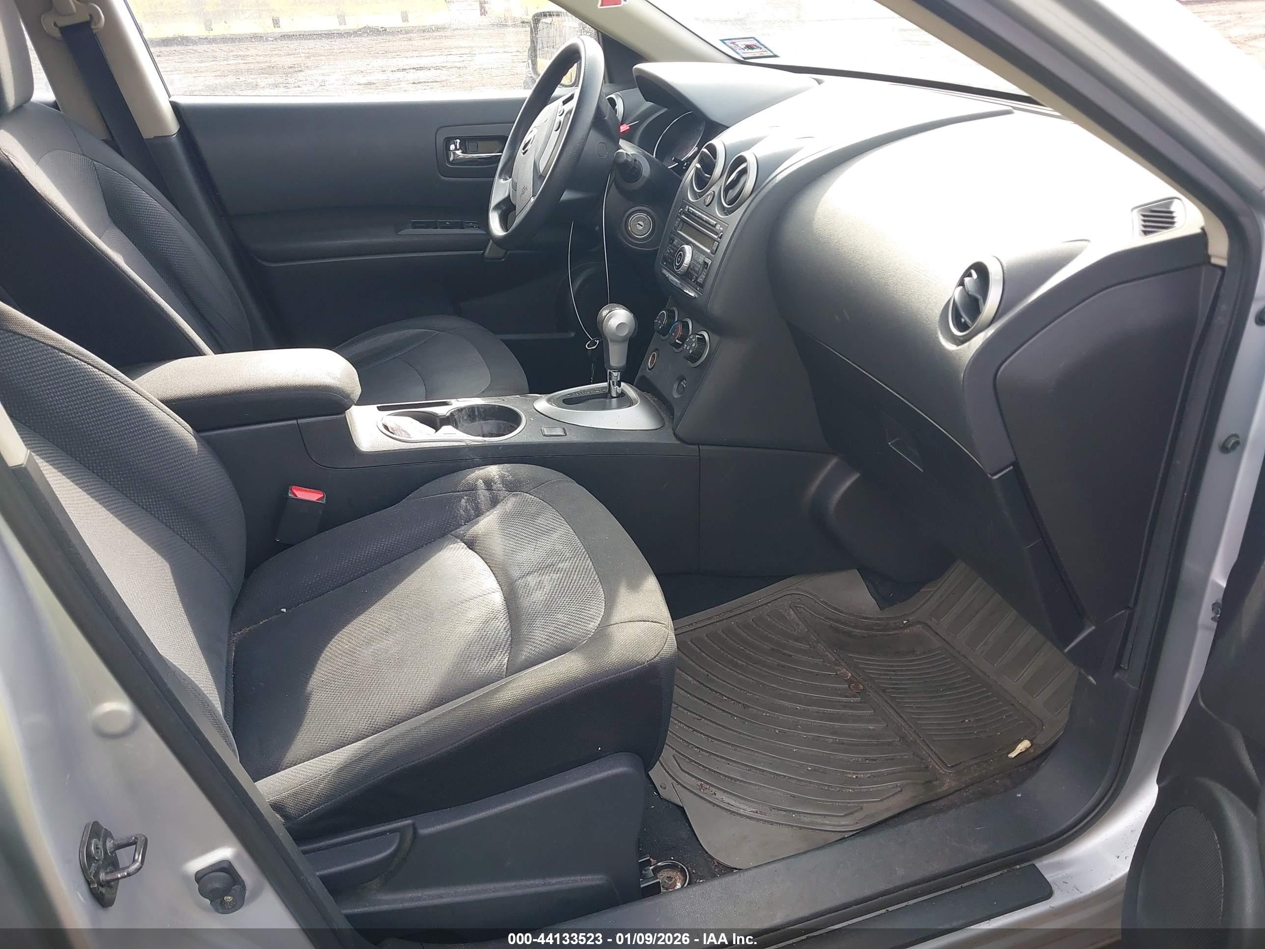 NISSAN ROGUE image 5
