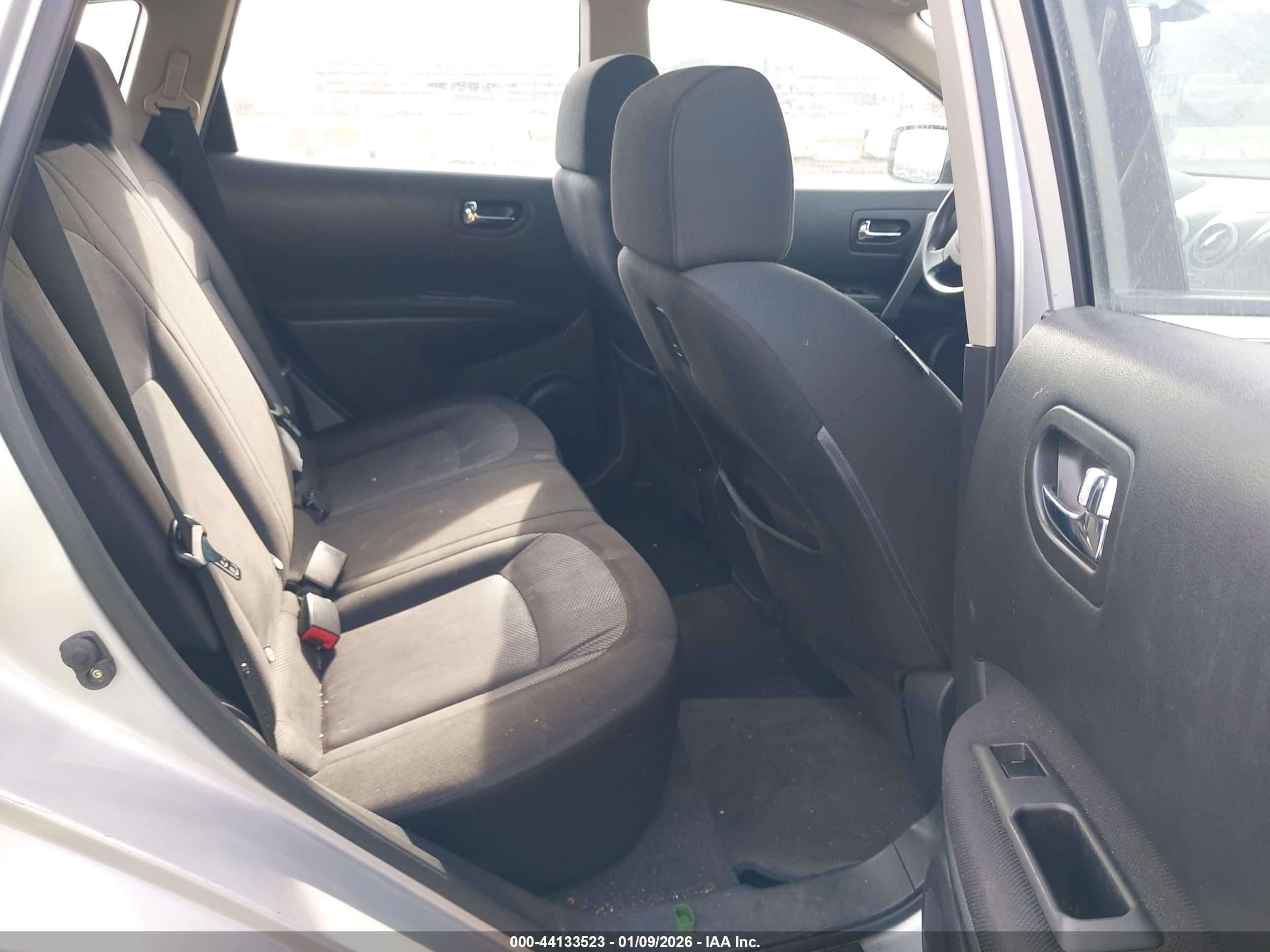 NISSAN ROGUE image 8