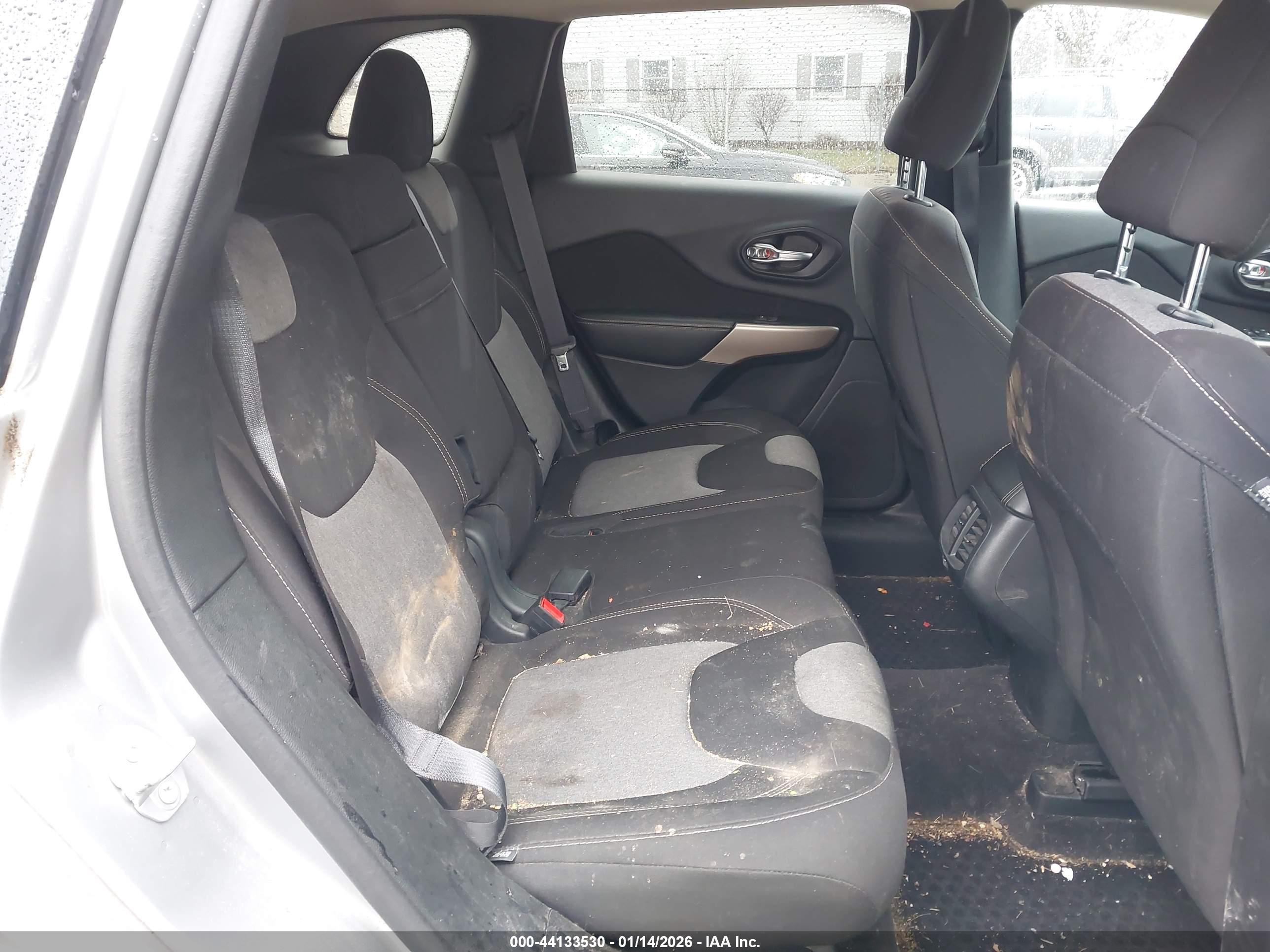 JEEP CHEROKEE image 8