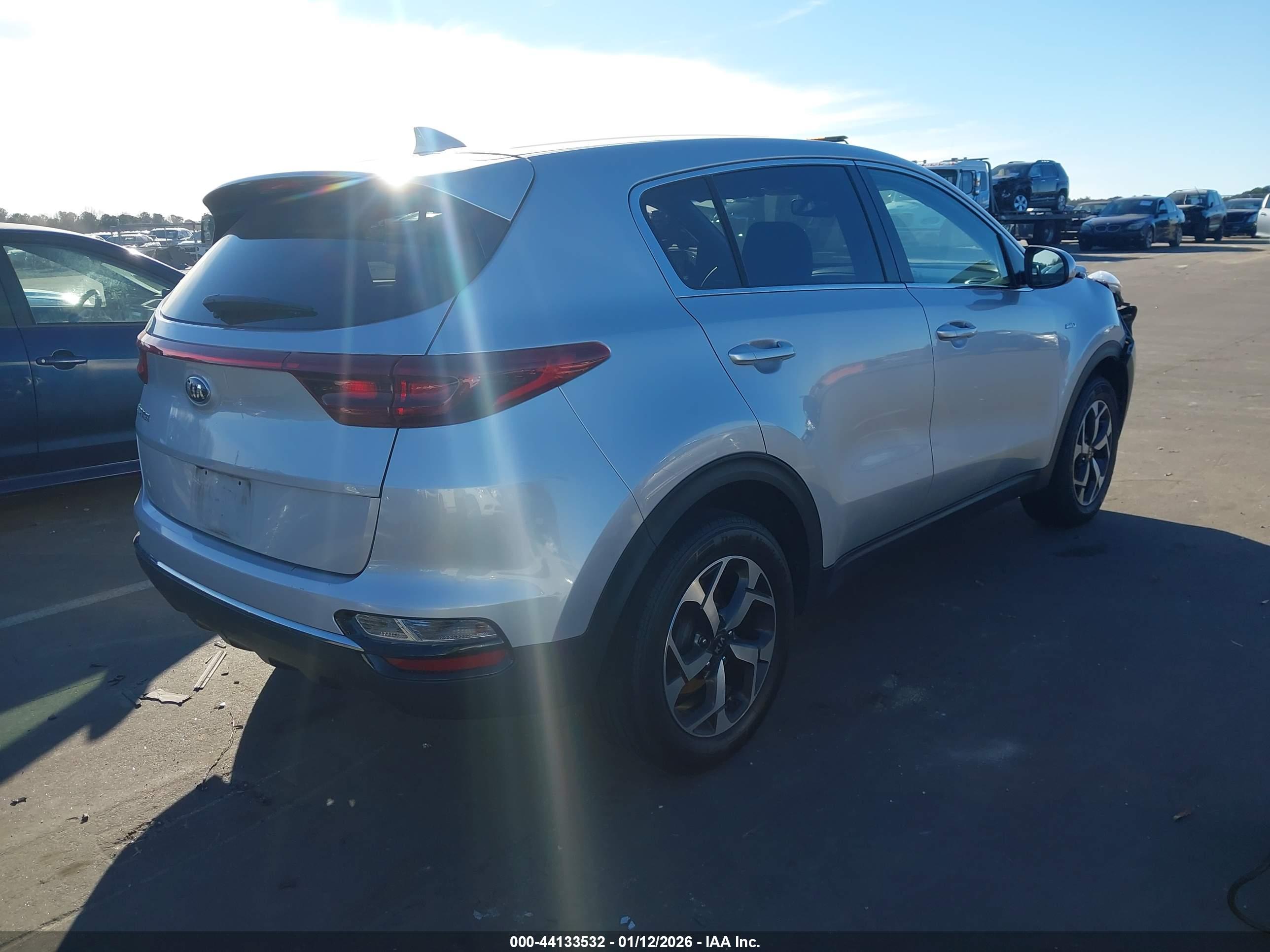 KIA SPORTAGE image 4
