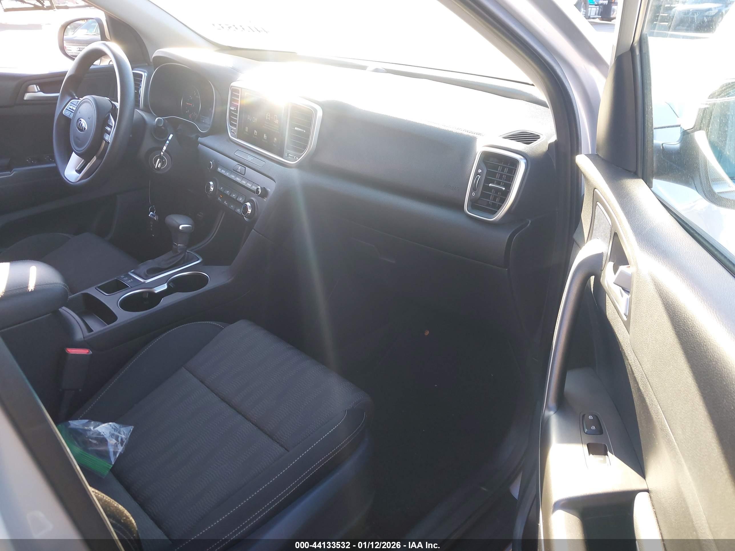 KIA SPORTAGE image 5