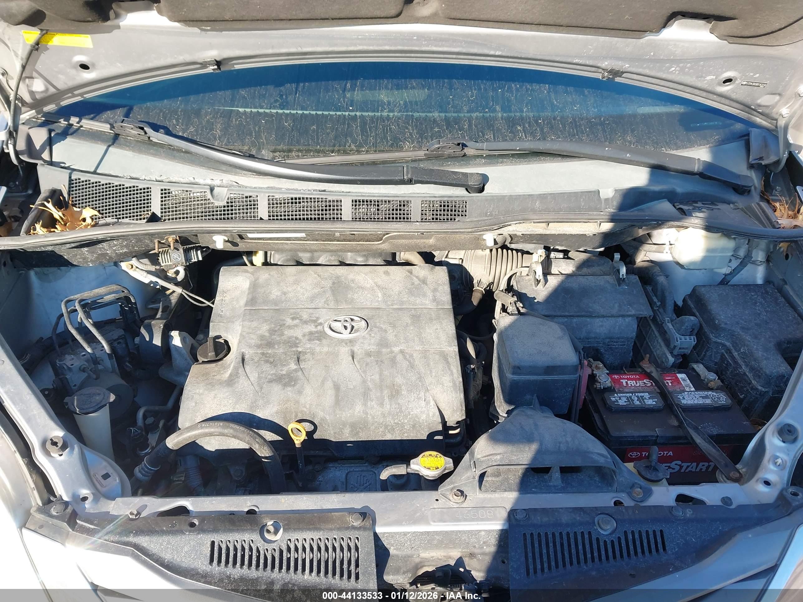 TOYOTA SIENNA image 10