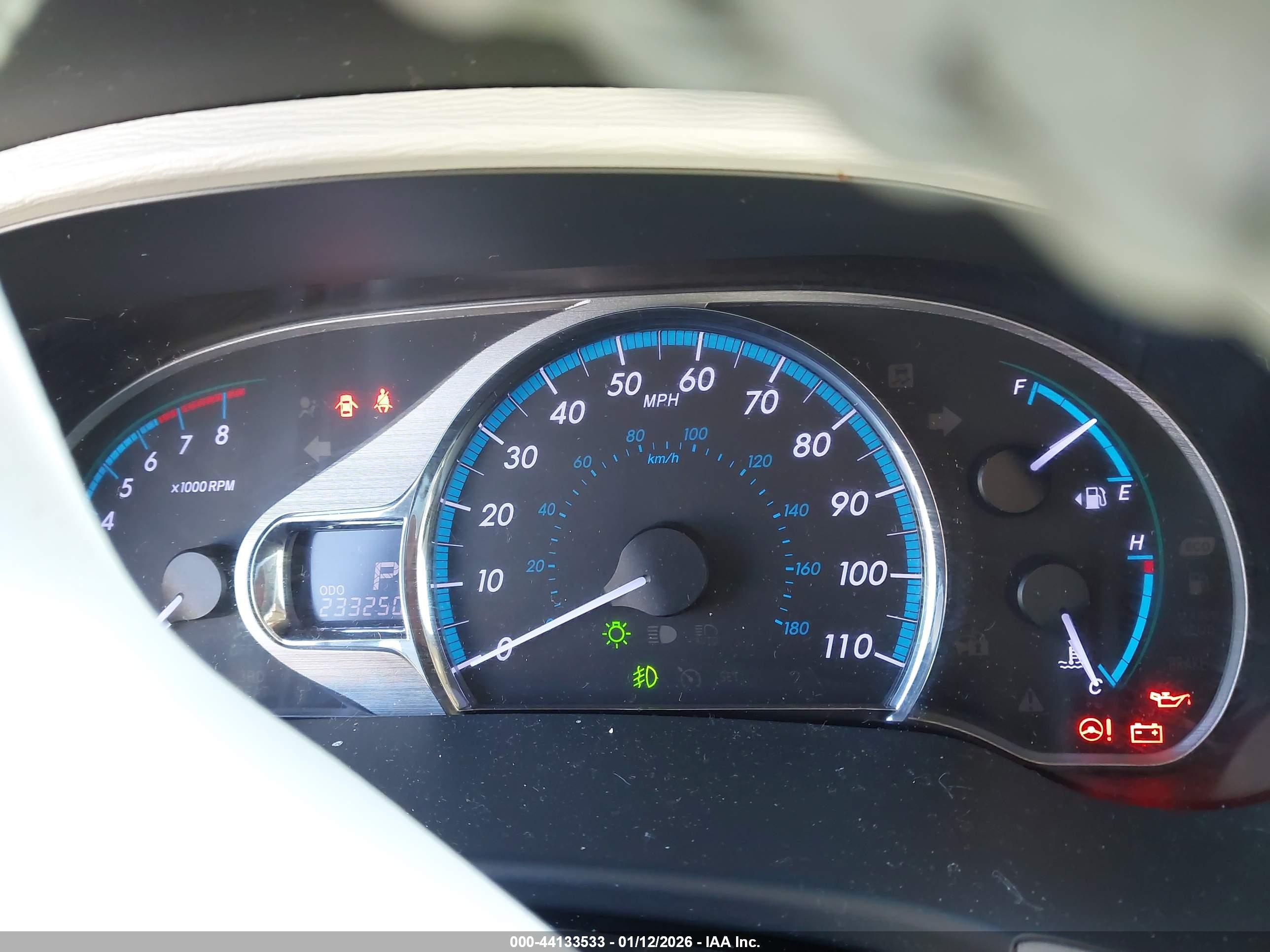 TOYOTA SIENNA image 7