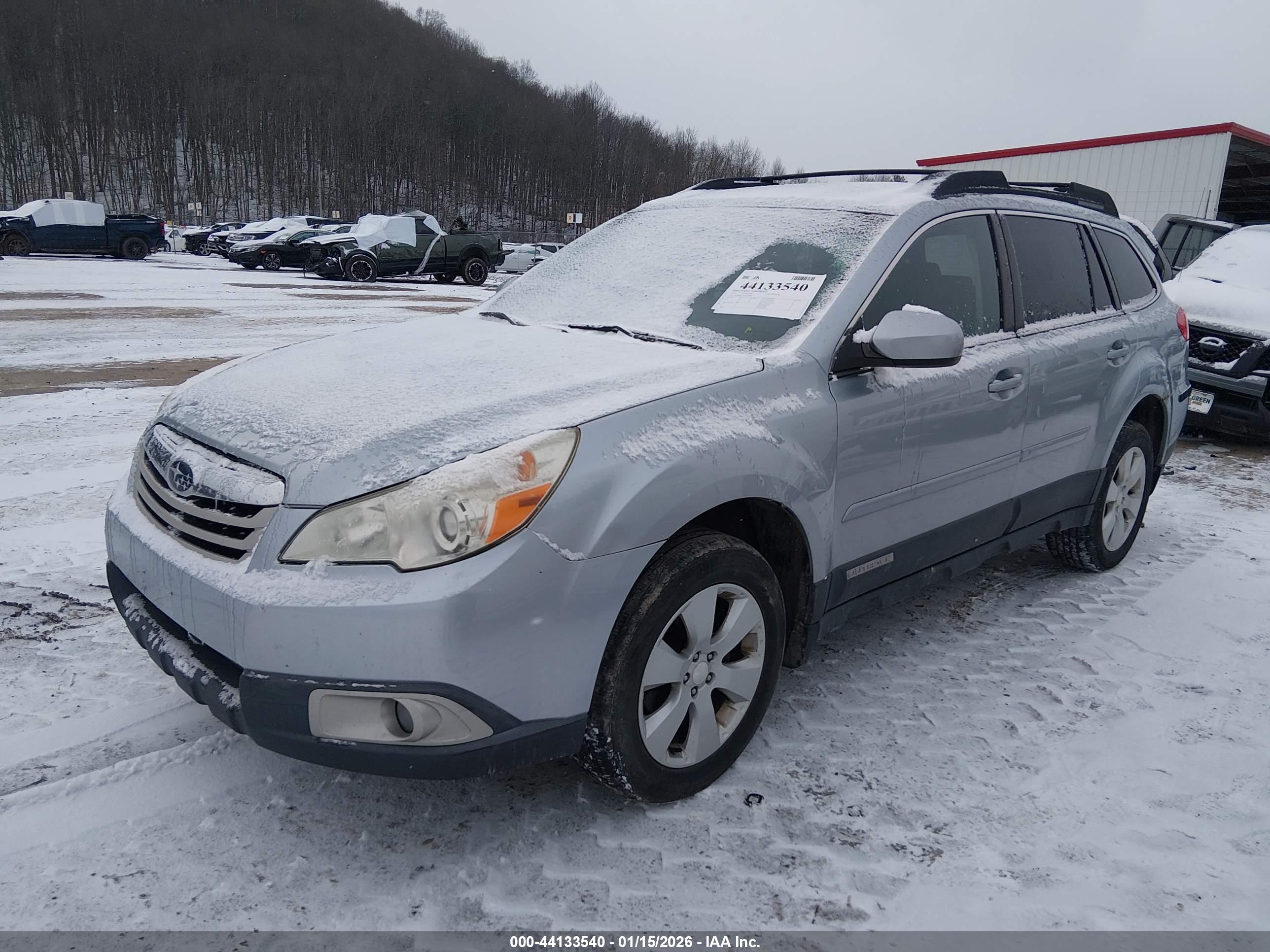 SUBARU OUTBACK image 2