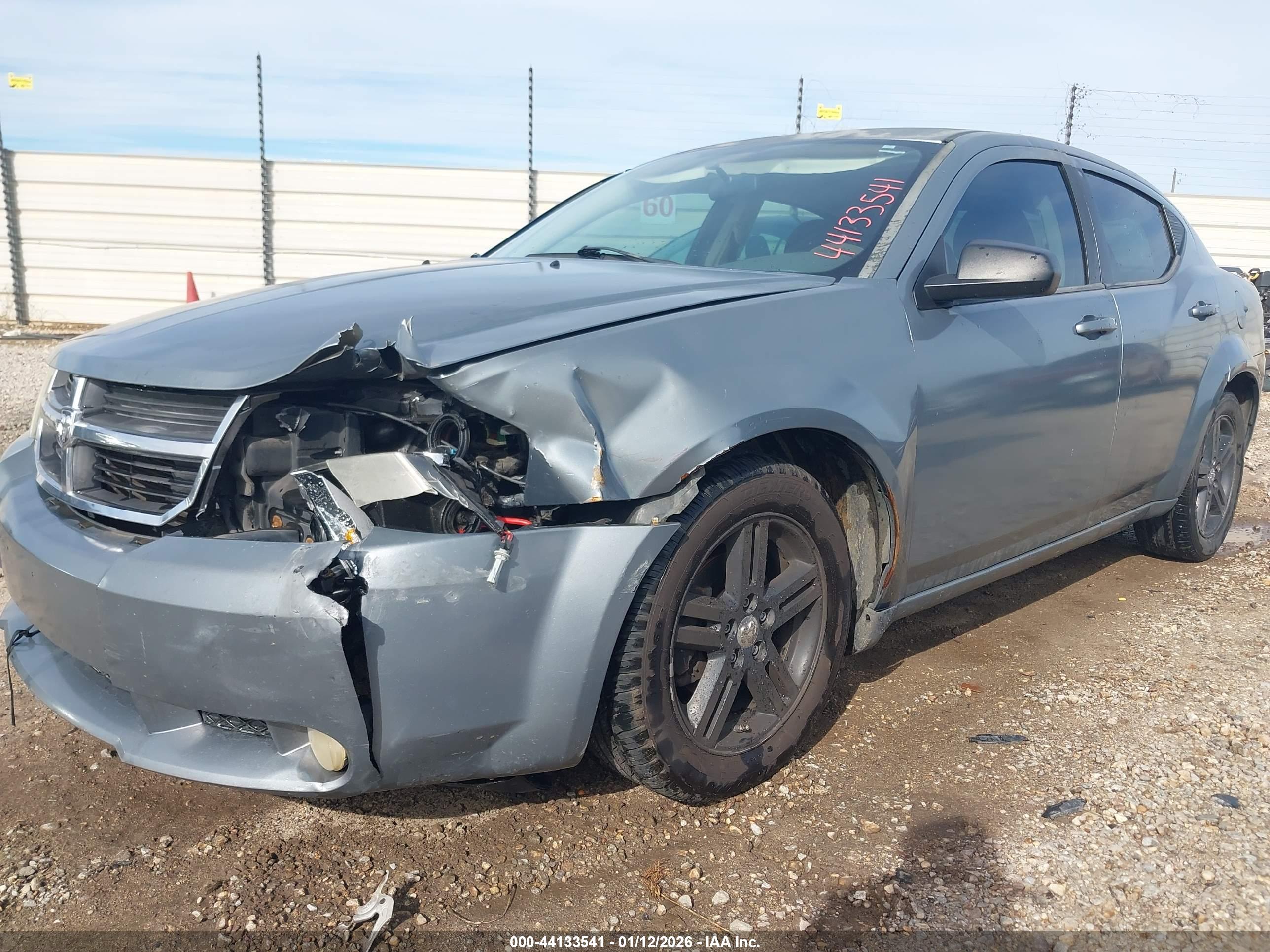 DODGE AVENGER image 6