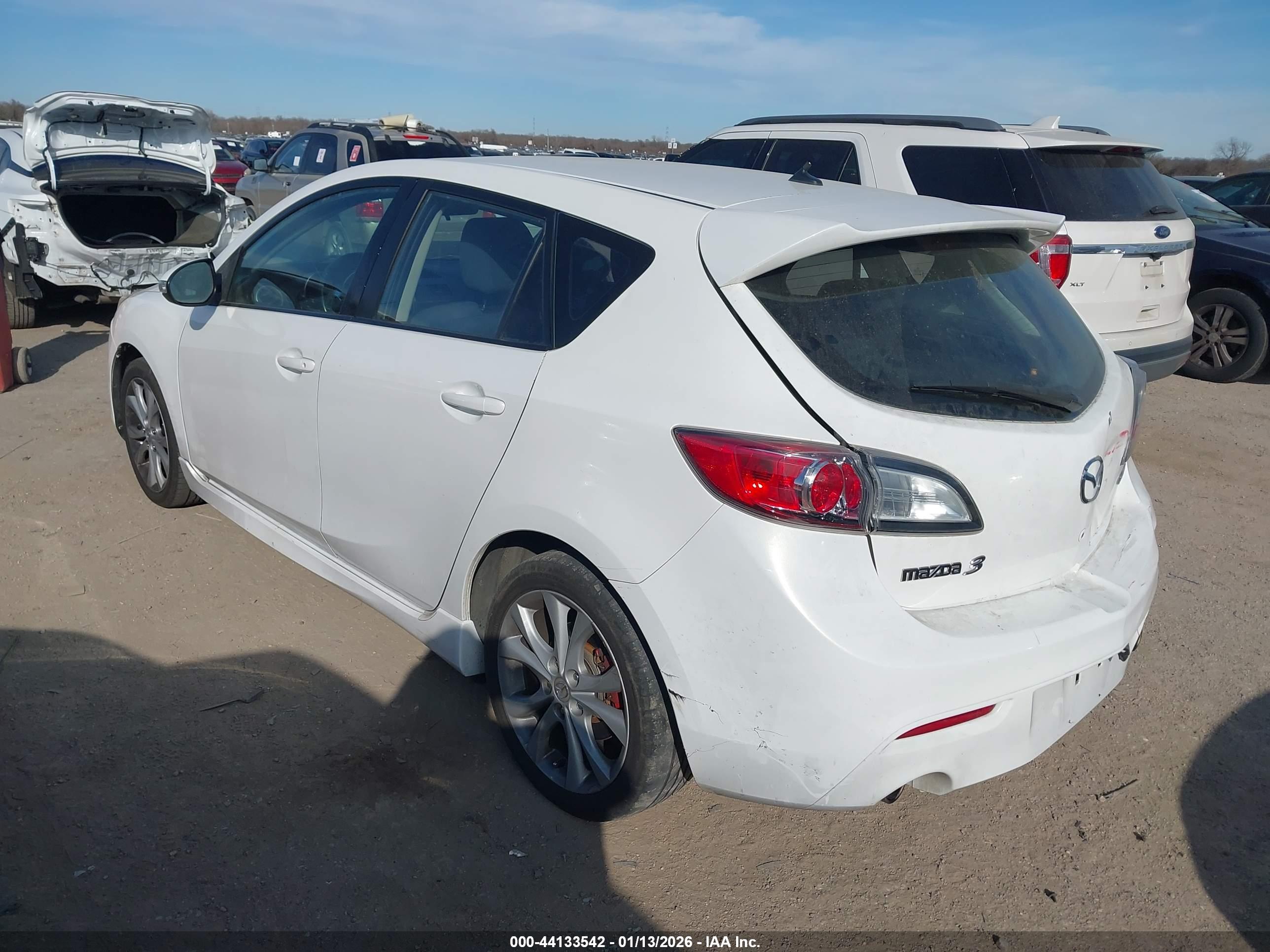 MAZDA MAZDA3 image 3