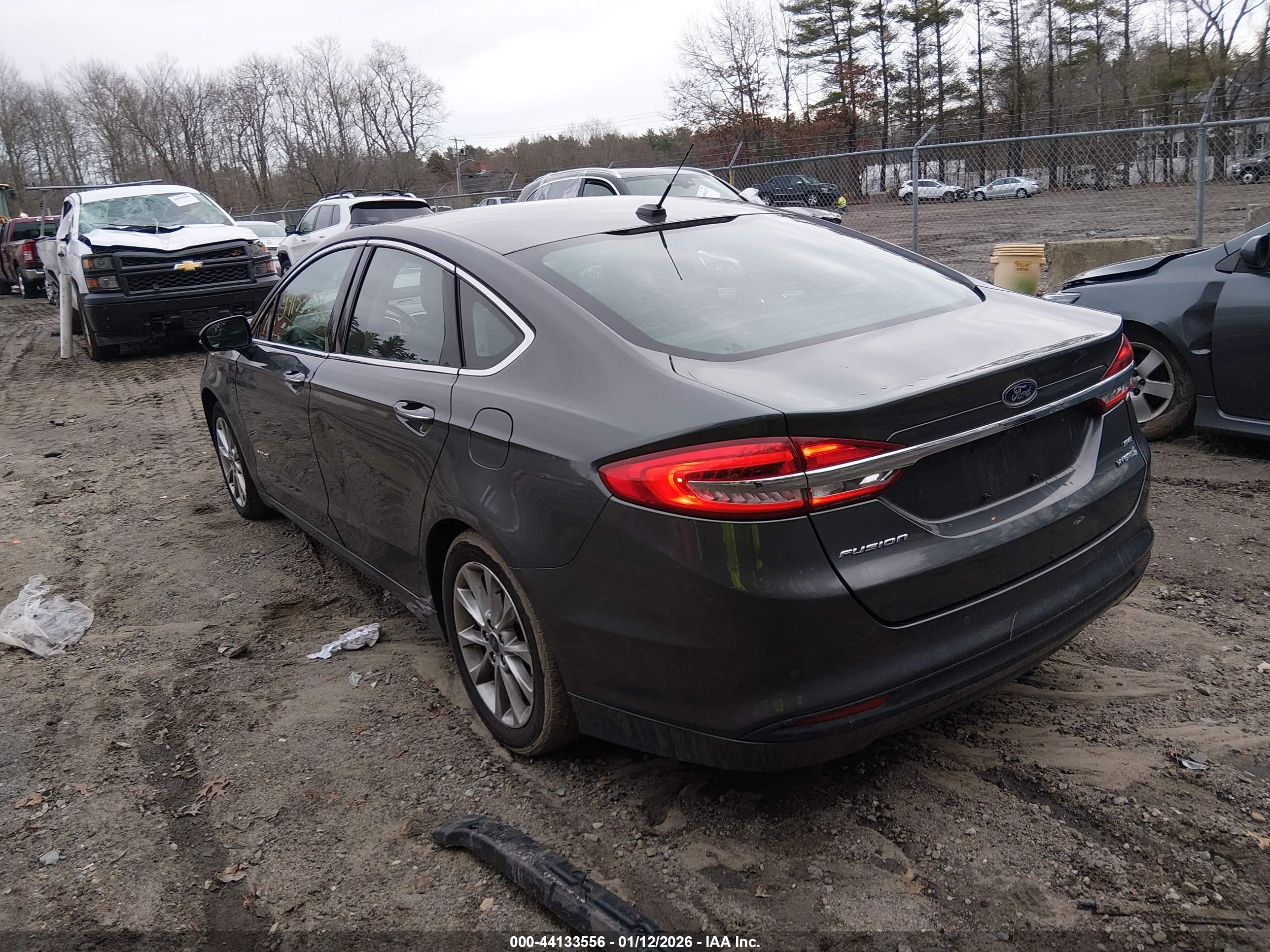 FORD FUSION image 3