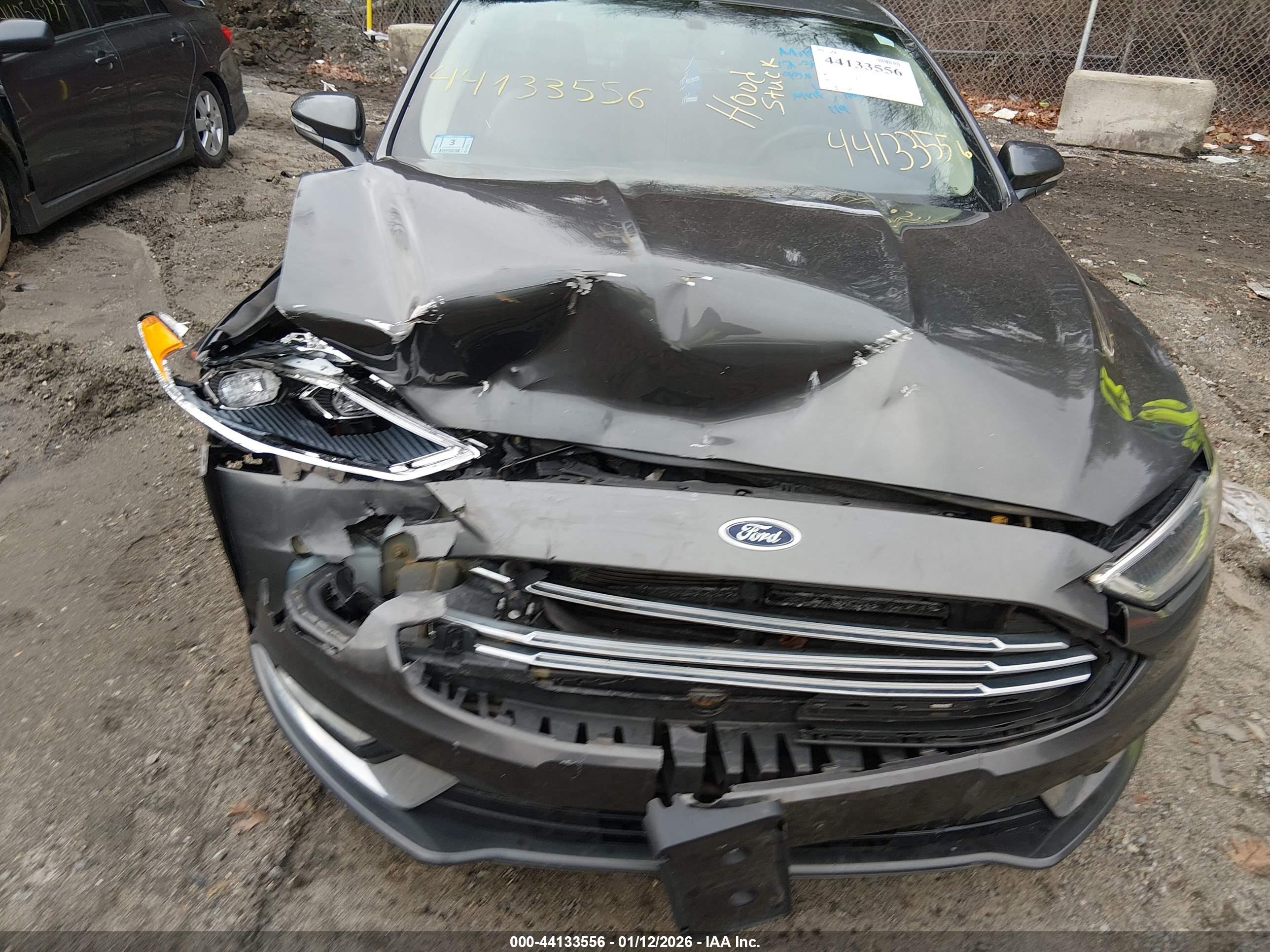 FORD FUSION image 6