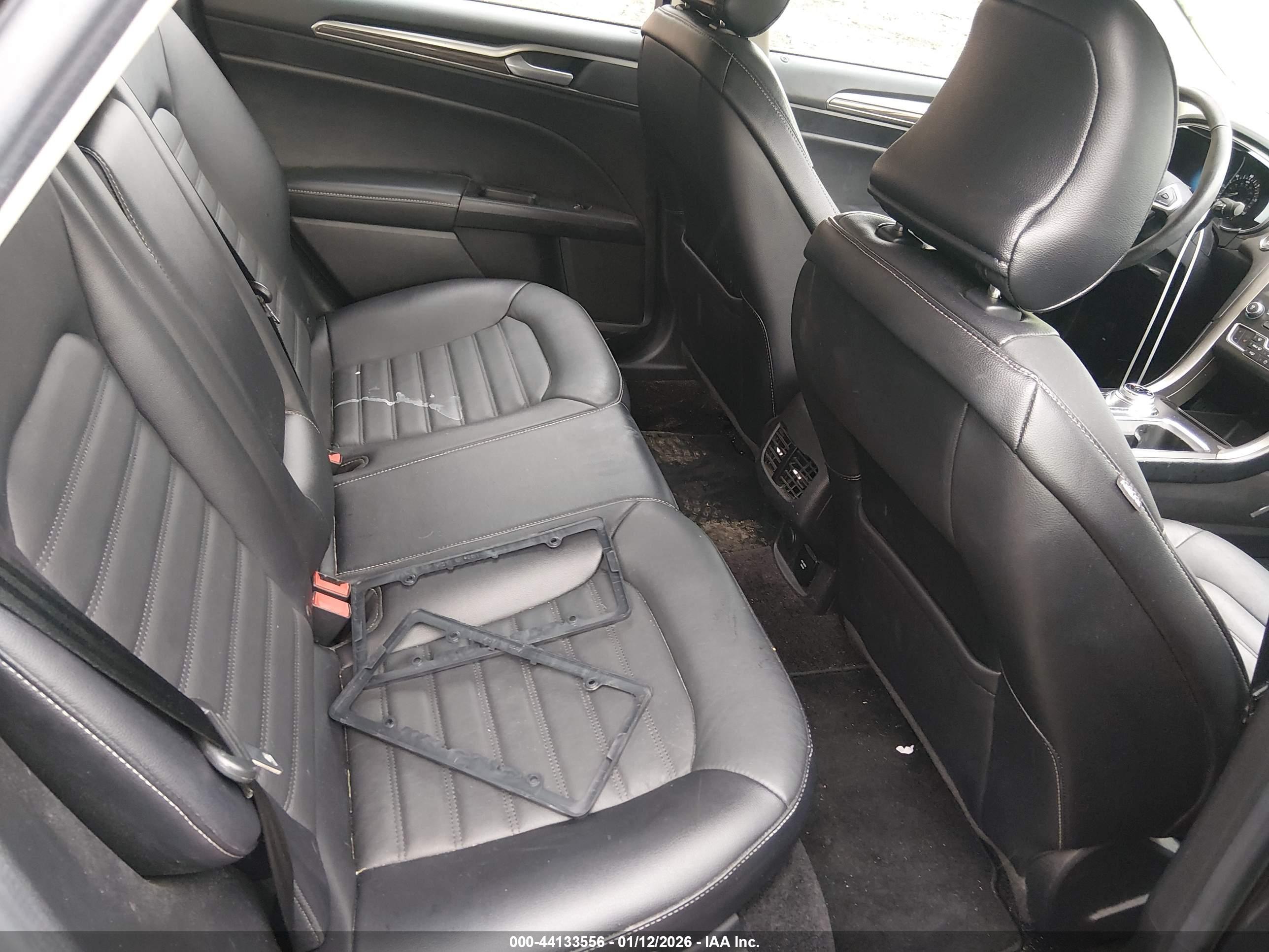 FORD FUSION image 8